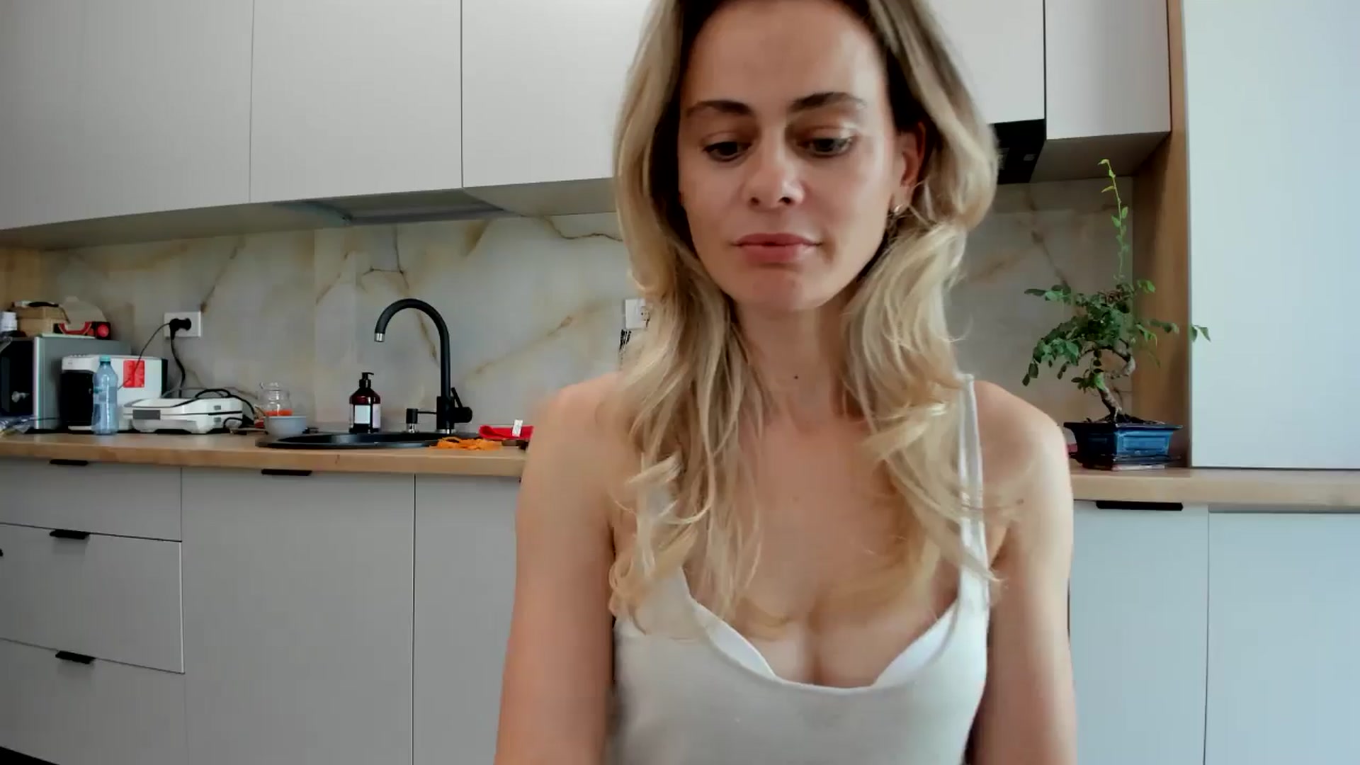 Gallery image thumbnail from DebbyPaige's myfreecams stream on, 07/23/2024, 13:17 image 5 of 20