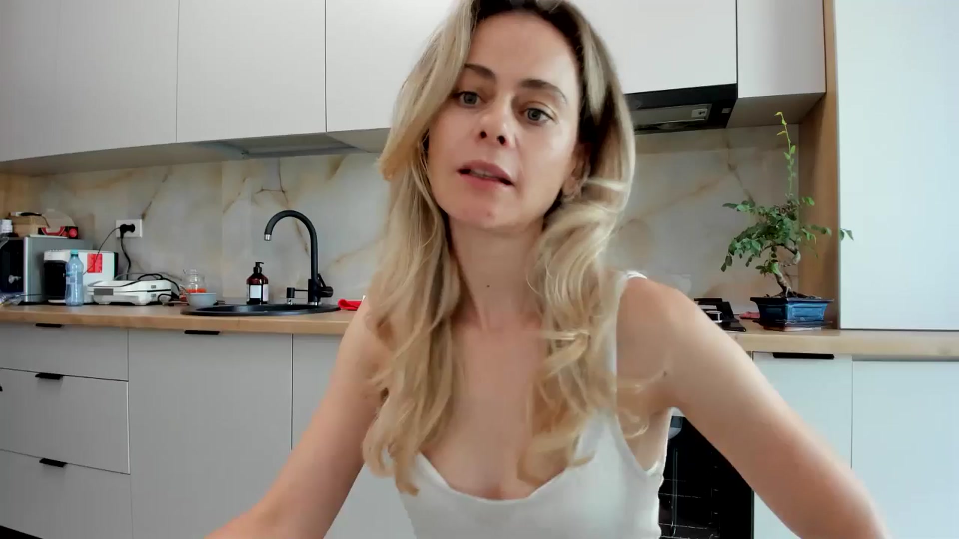 Gallery image thumbnail from DebbyPaige's myfreecams stream on, 07/23/2024, 13:17 image 1 of 20