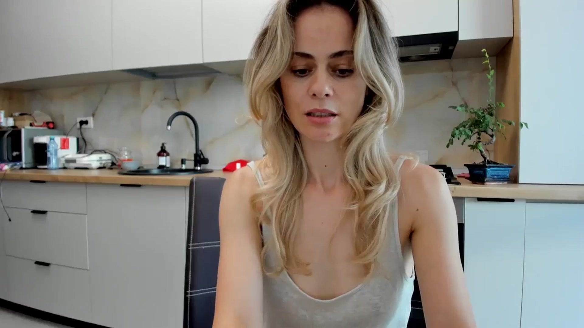 Gallery image thumbnail from DebbyPaige's myfreecams stream on, 07/23/2024, 14:52 image 14 of 20