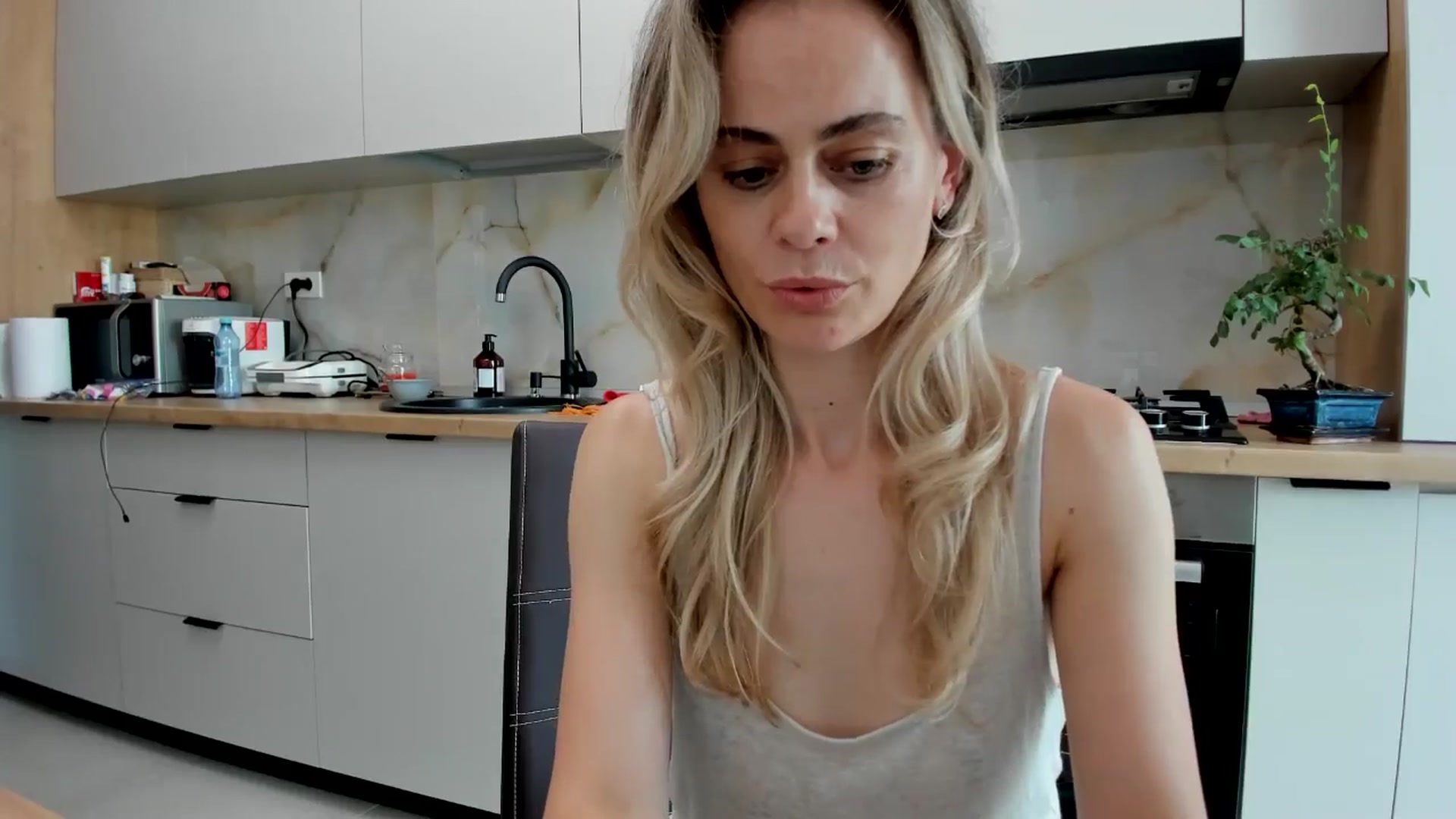 Gallery image thumbnail from DebbyPaige's myfreecams stream on, 07/23/2024, 14:52 image 10 of 20