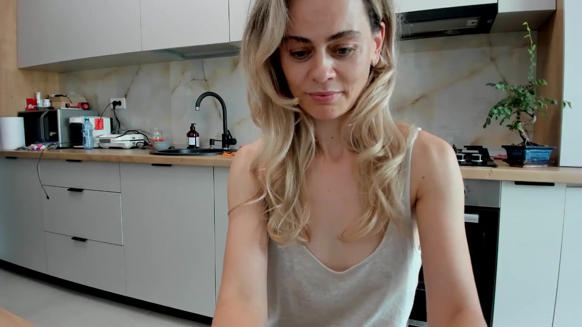 Gallery image thumbnail from DebbyPaige's myfreecams stream on, 07/23/2024, 14:52 image 7 of 20