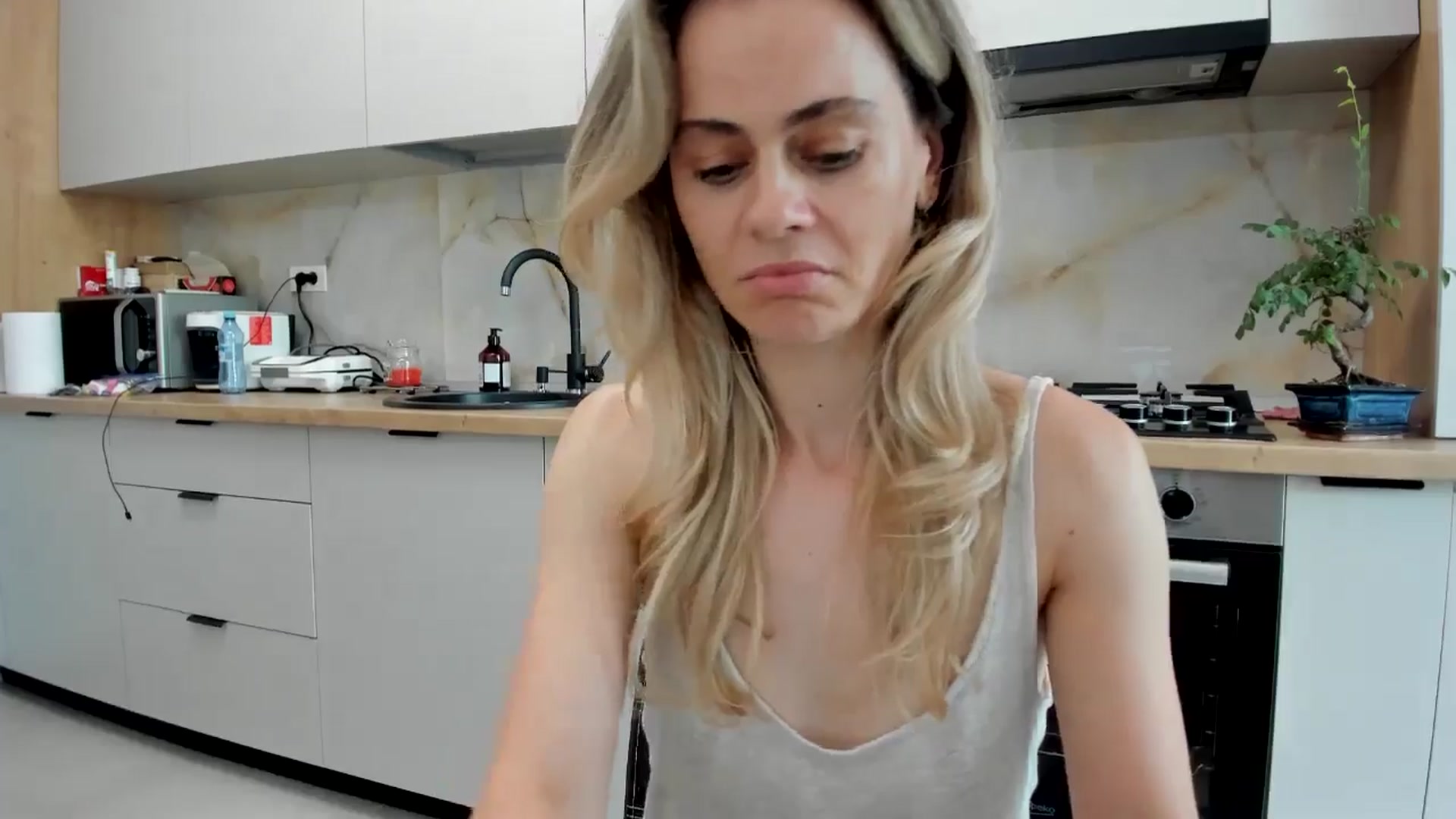 Gallery image thumbnail from DebbyPaige's myfreecams stream on, 07/23/2024, 16:48 image 12 of 20