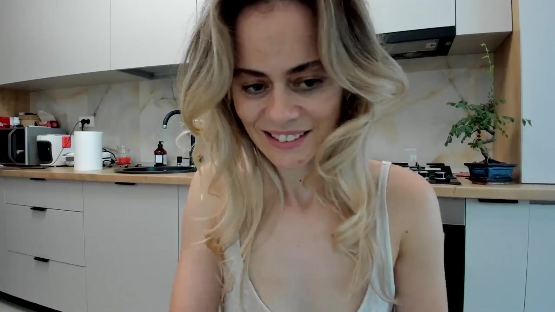 Gallery image thumbnail from DebbyPaige's myfreecams stream on, 07/23/2024, 17:00 image 8 of 20