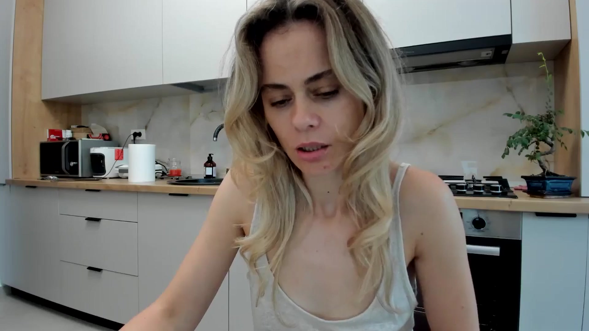 Gallery image thumbnail from DebbyPaige's myfreecams stream on, 07/23/2024, 17:00 image 6 of 20