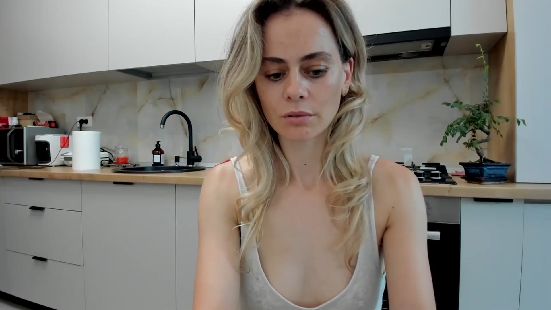 Gallery image thumbnail from DebbyPaige's myfreecams stream on, 07/23/2024, 17:00 image 15 of 20