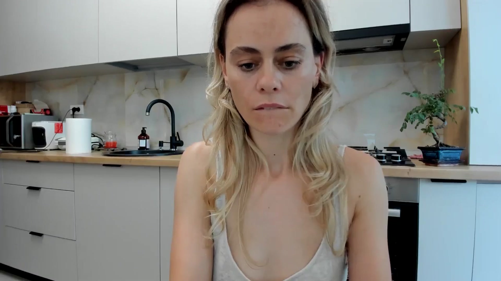 Gallery image thumbnail from DebbyPaige's myfreecams stream on, 07/23/2024, 17:00 image 19 of 20