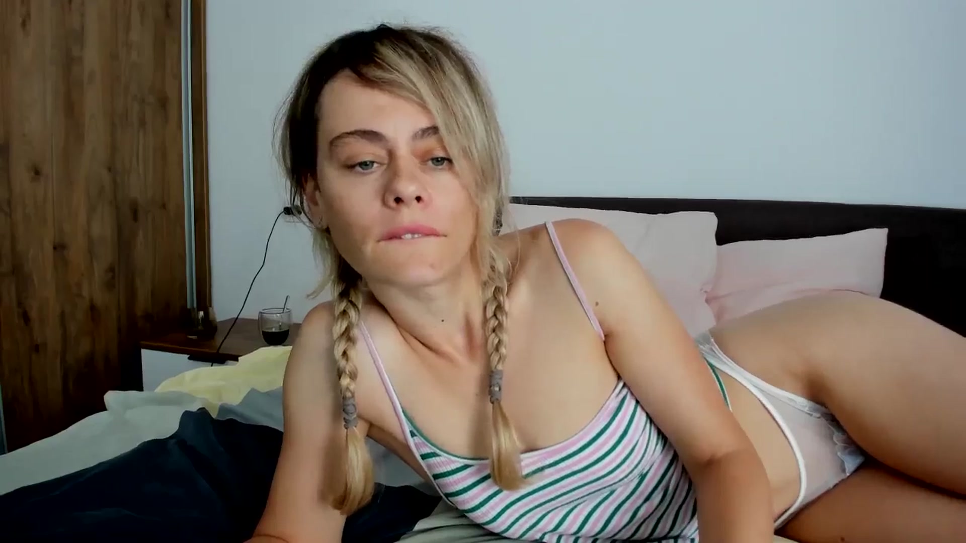 Gallery image thumbnail from DebbyPaige's myfreecams stream on, 07/26/2024, 08:30 image 18 of 20