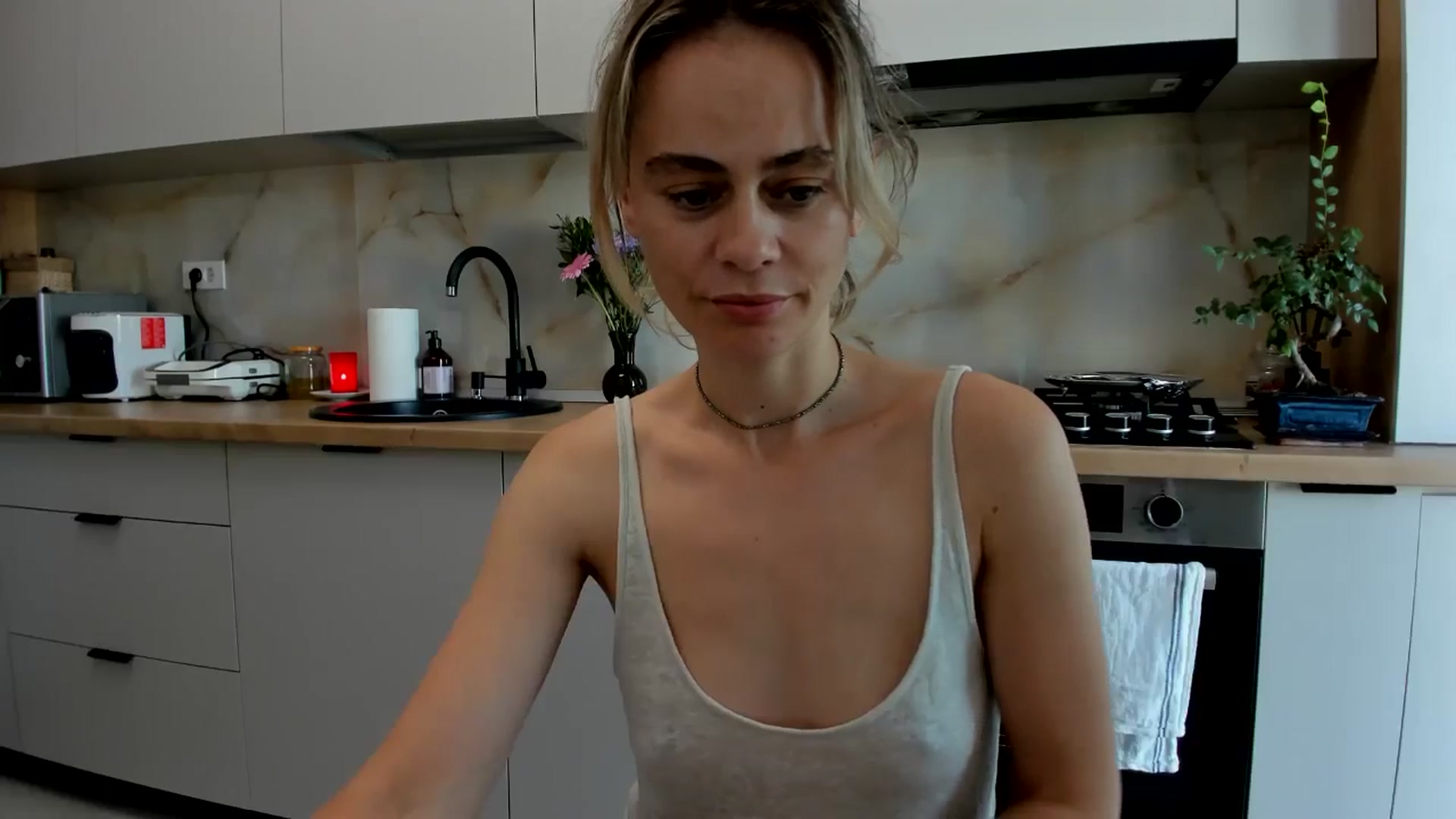 Gallery image thumbnail from DebbyPaige's myfreecams stream on, 07/28/2024, 15:18 image 9 of 20