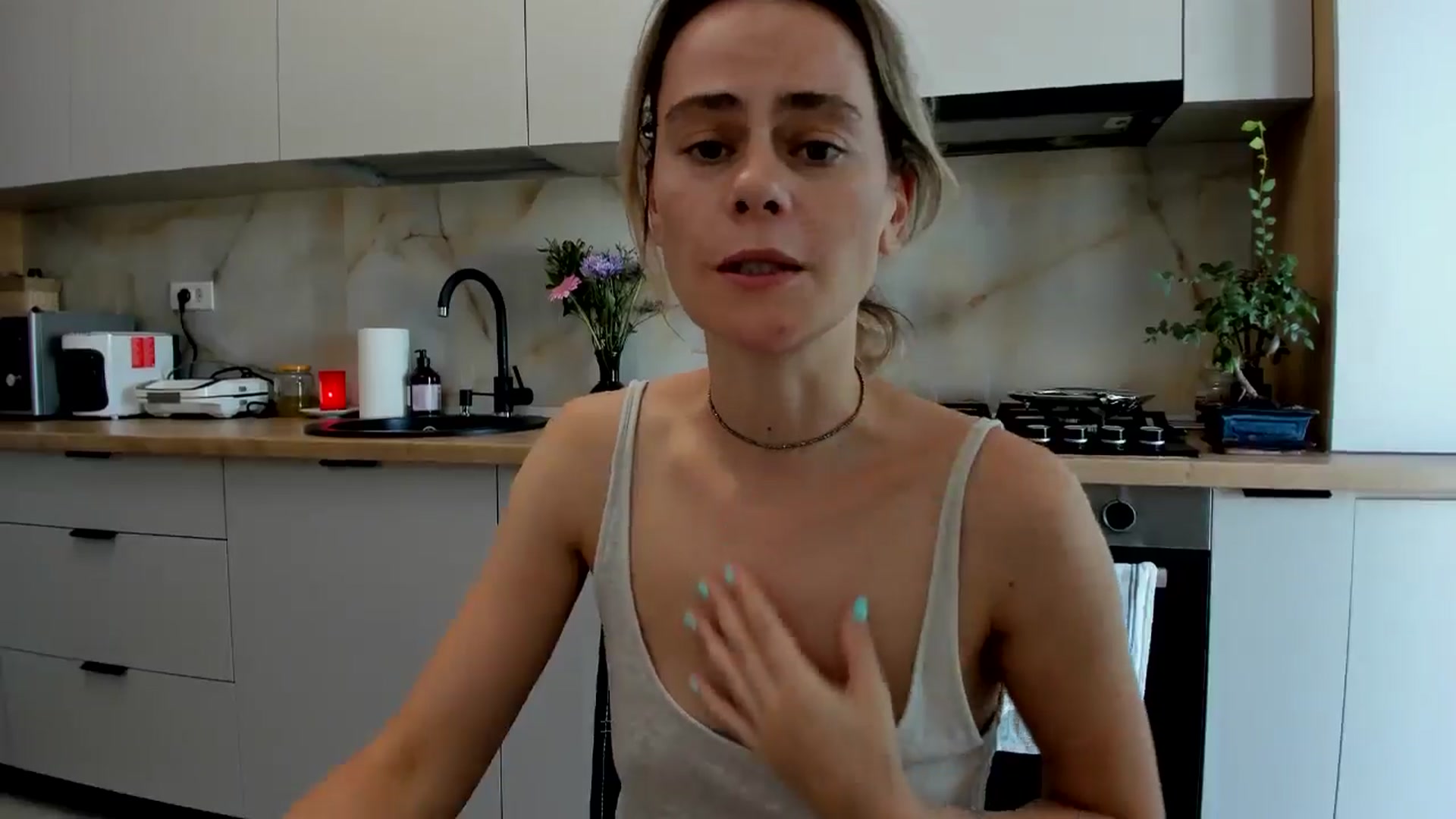 Gallery image thumbnail from DebbyPaige's myfreecams stream on, 07/28/2024, 15:18 image 3 of 20