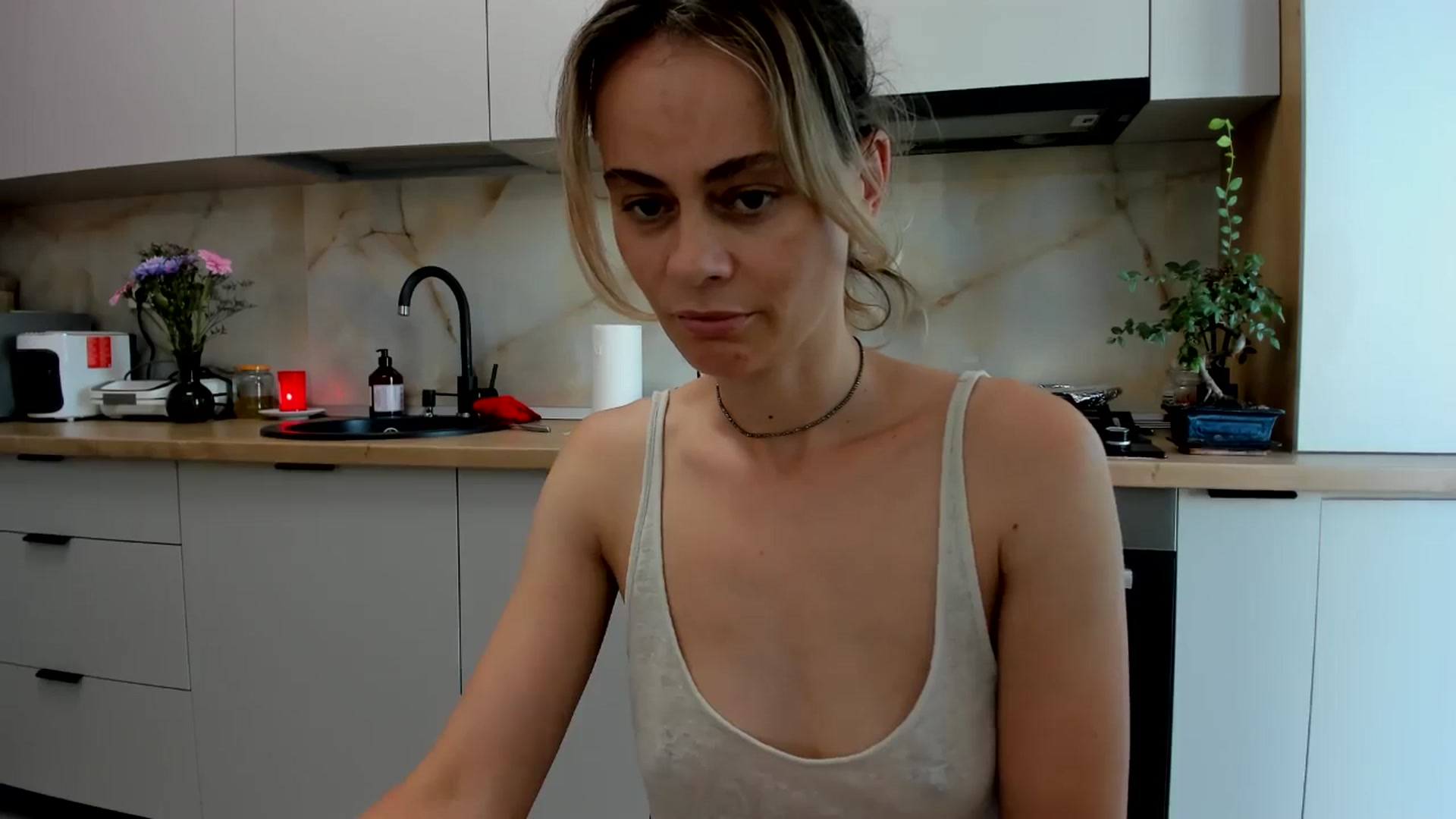 Gallery image thumbnail from DebbyPaige's myfreecams stream on, 07/28/2024, 17:10 image 4 of 20
