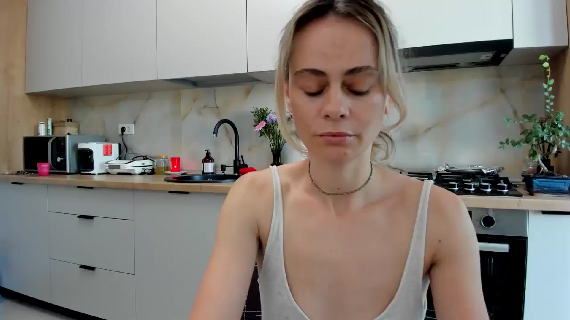 Gallery image thumbnail from DebbyPaige's myfreecams stream on, 07/28/2024, 17:10 image 1 of 20