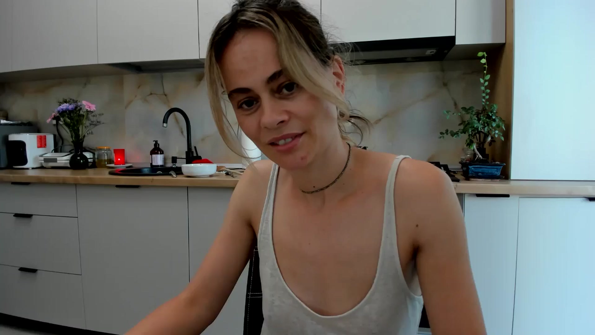 Gallery image thumbnail from DebbyPaige's myfreecams stream on, 07/28/2024, 17:10 image 9 of 20