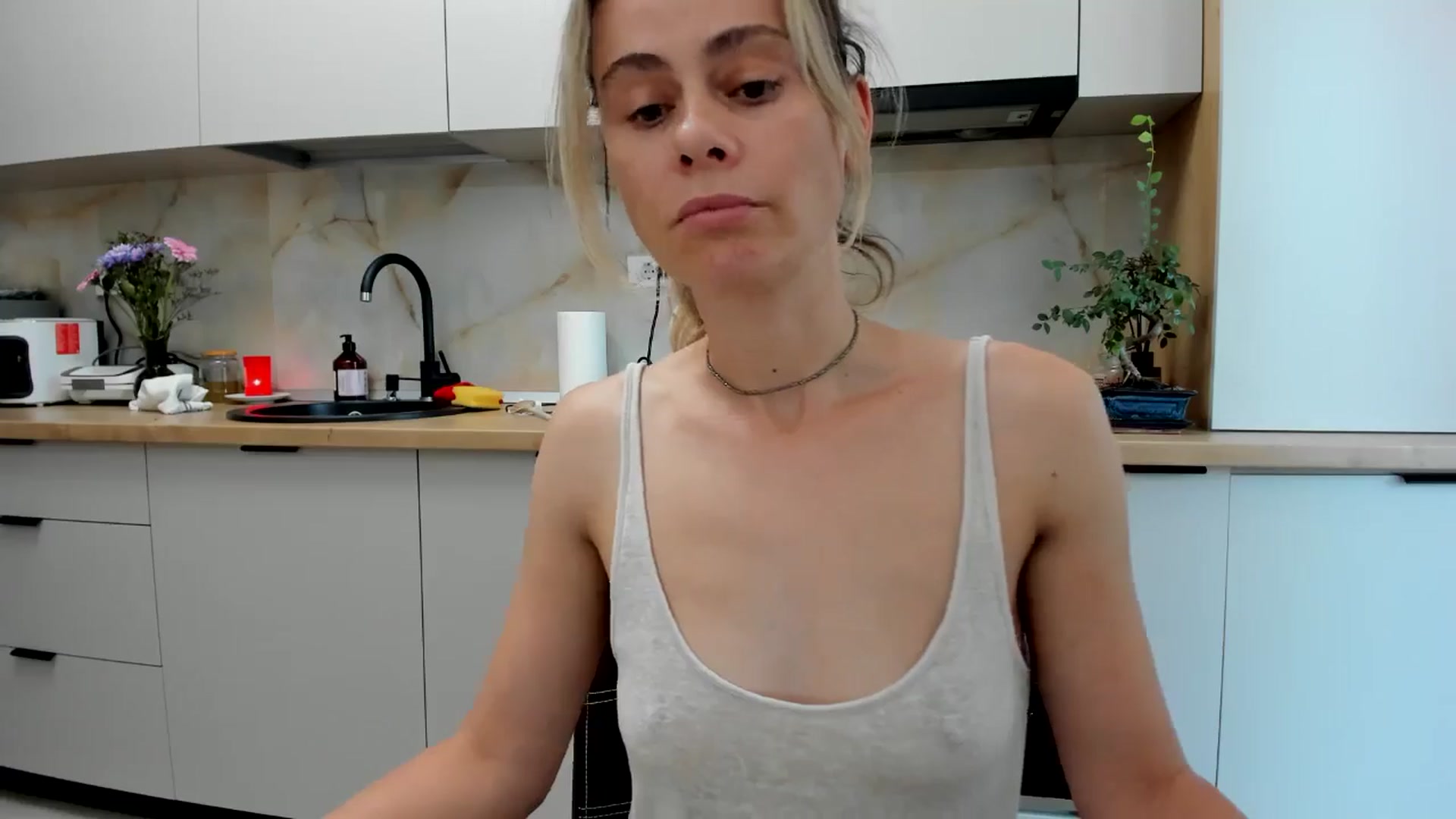 Gallery image thumbnail from DebbyPaige's myfreecams stream on, 07/28/2024, 17:50 image 4 of 20