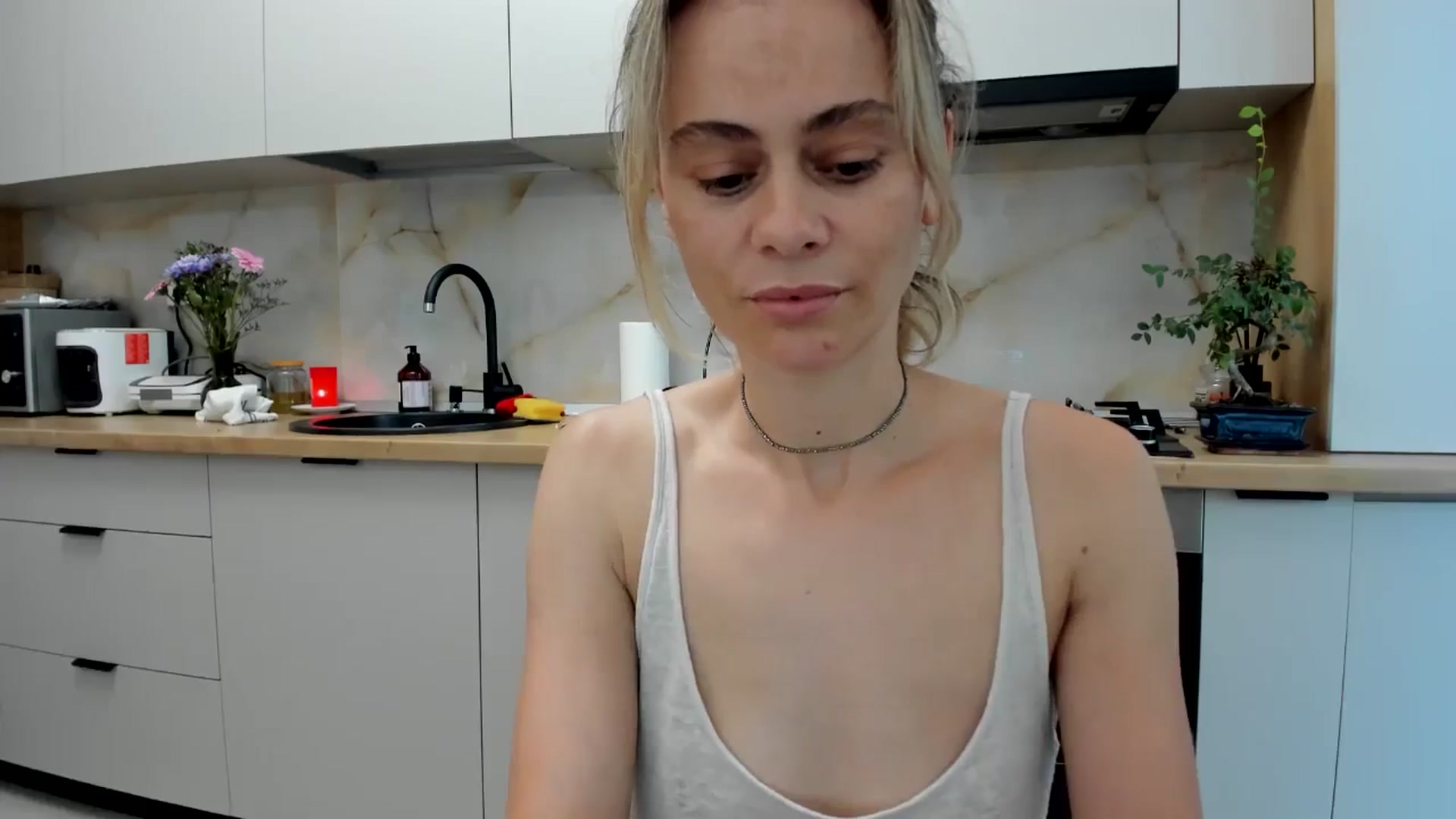 Gallery image thumbnail from DebbyPaige's myfreecams stream on, 07/28/2024, 17:50 image 10 of 20