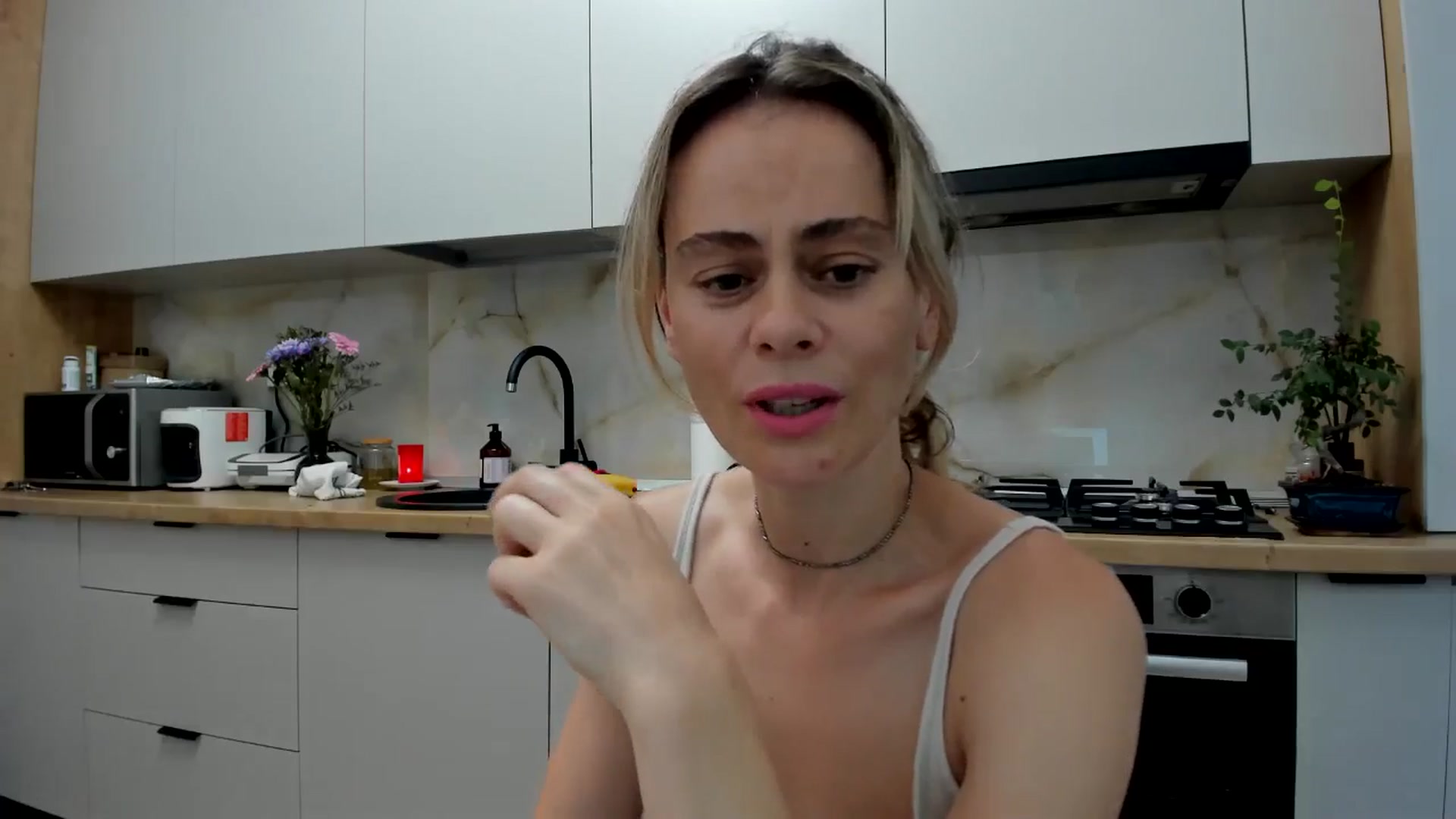 Gallery image thumbnail from DebbyPaige's myfreecams stream on, 07/28/2024, 17:50 image 17 of 20
