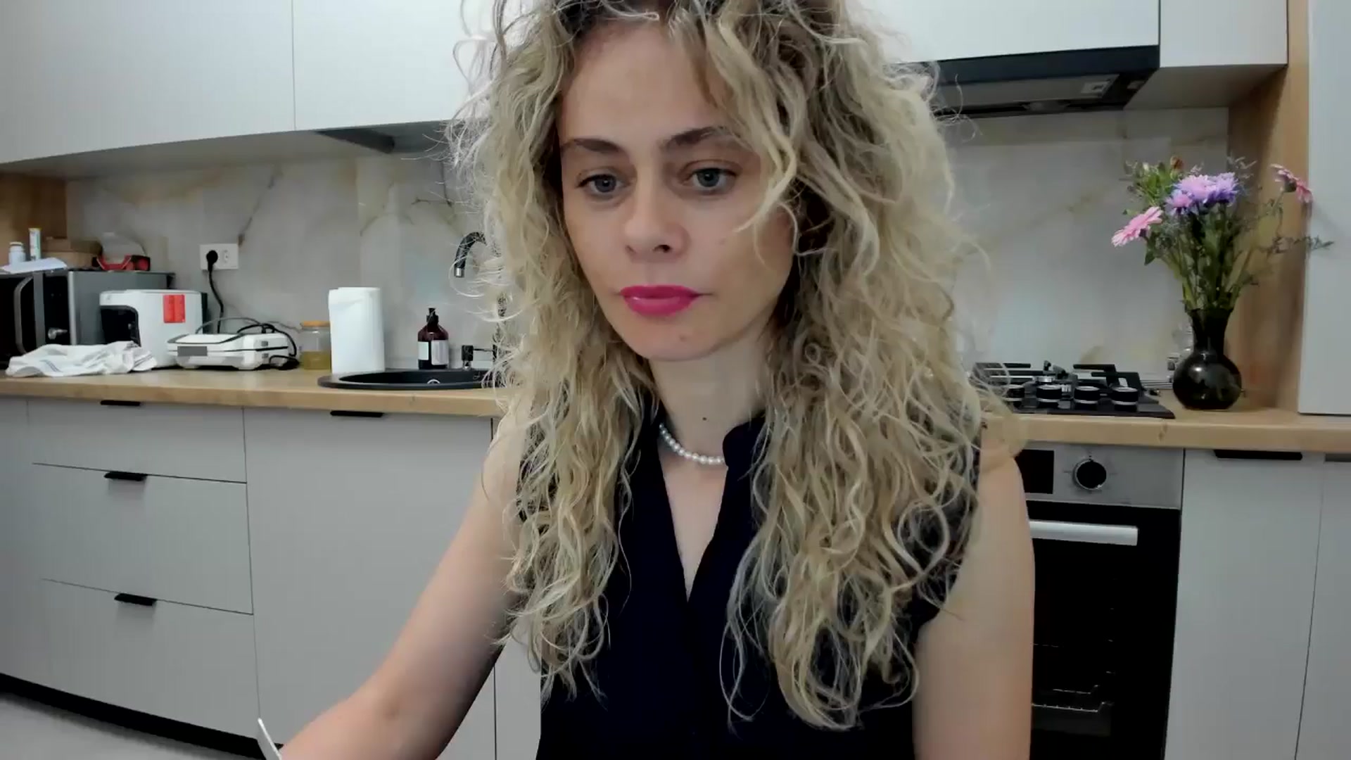 Gallery image thumbnail from DebbyPaige's myfreecams stream on, 07/30/2024, 21:26 image 11 of 20