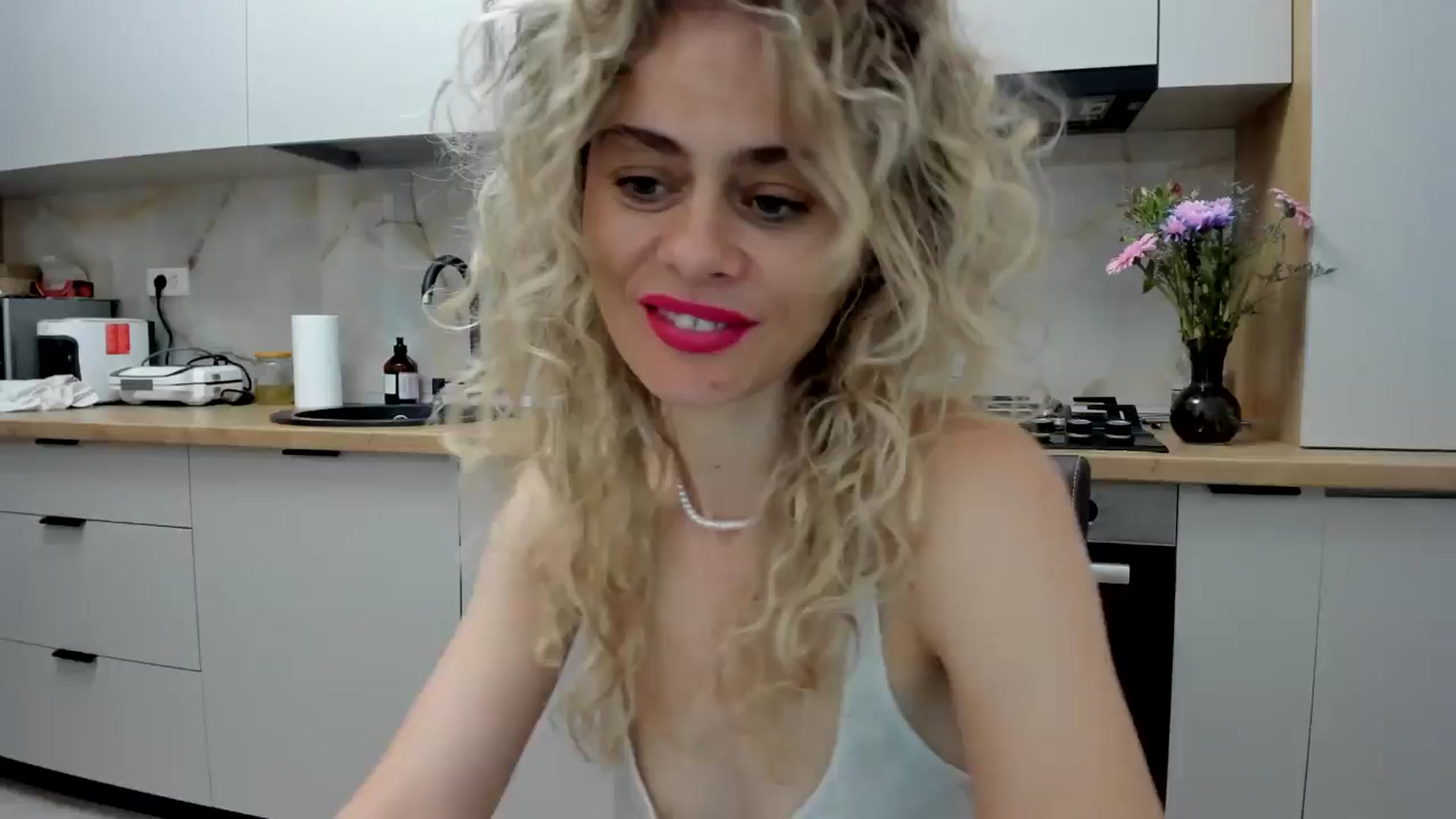 Gallery image thumbnail from DebbyPaige's myfreecams stream on, 07/30/2024, 21:26 image 18 of 20