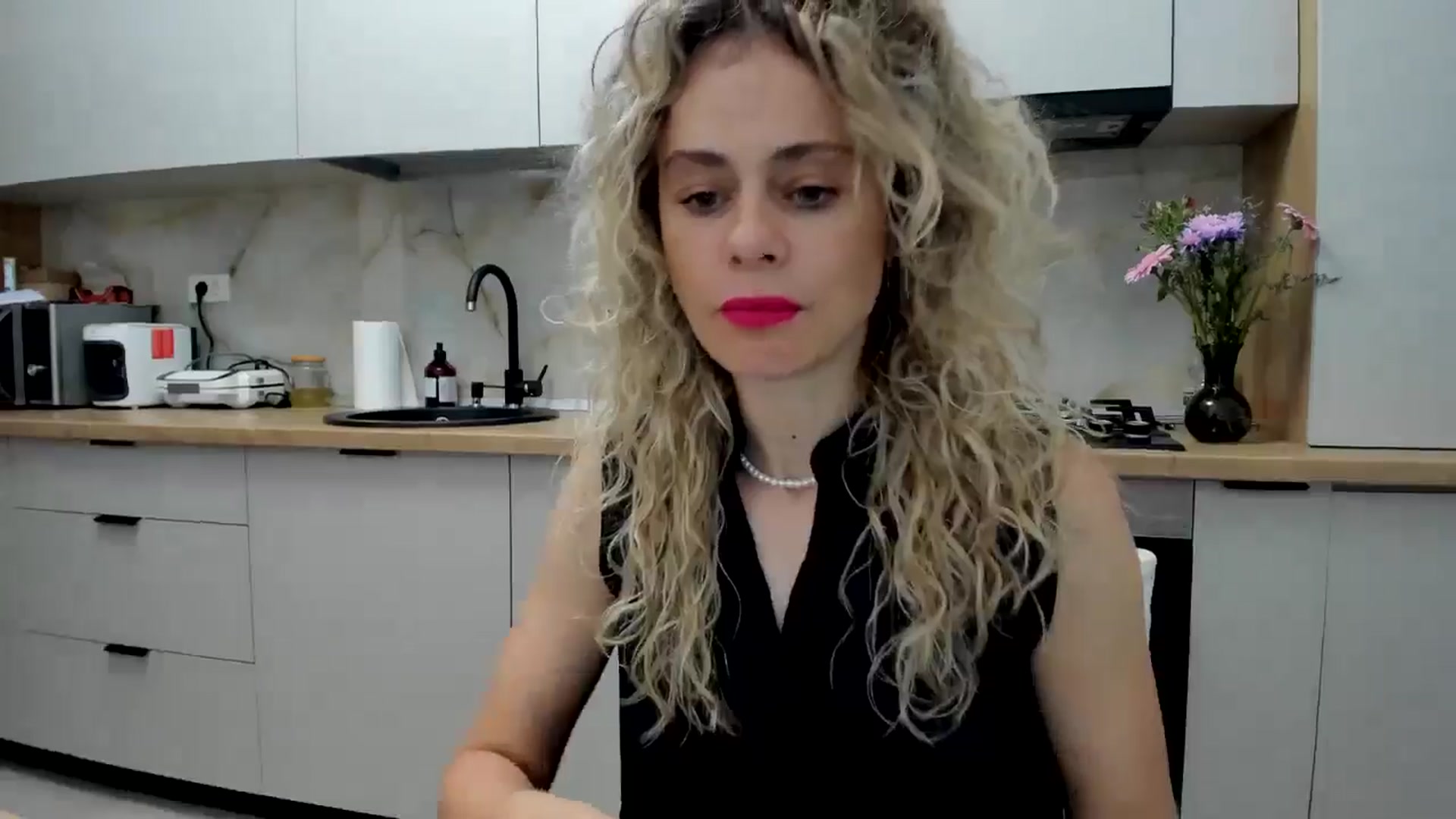 Gallery image thumbnail from DebbyPaige's myfreecams stream on, 07/30/2024, 21:26 image 4 of 20