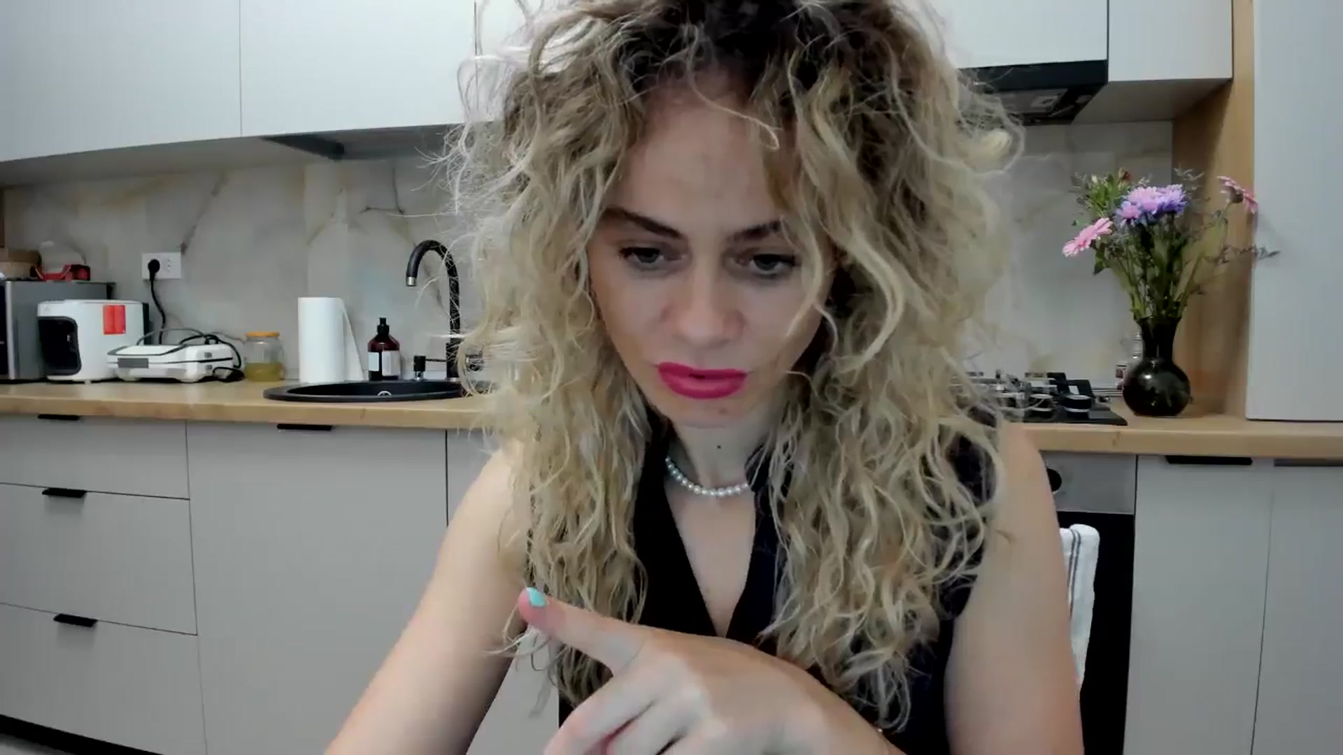 Gallery image thumbnail from DebbyPaige's myfreecams stream on, 07/30/2024, 21:26 image 9 of 20