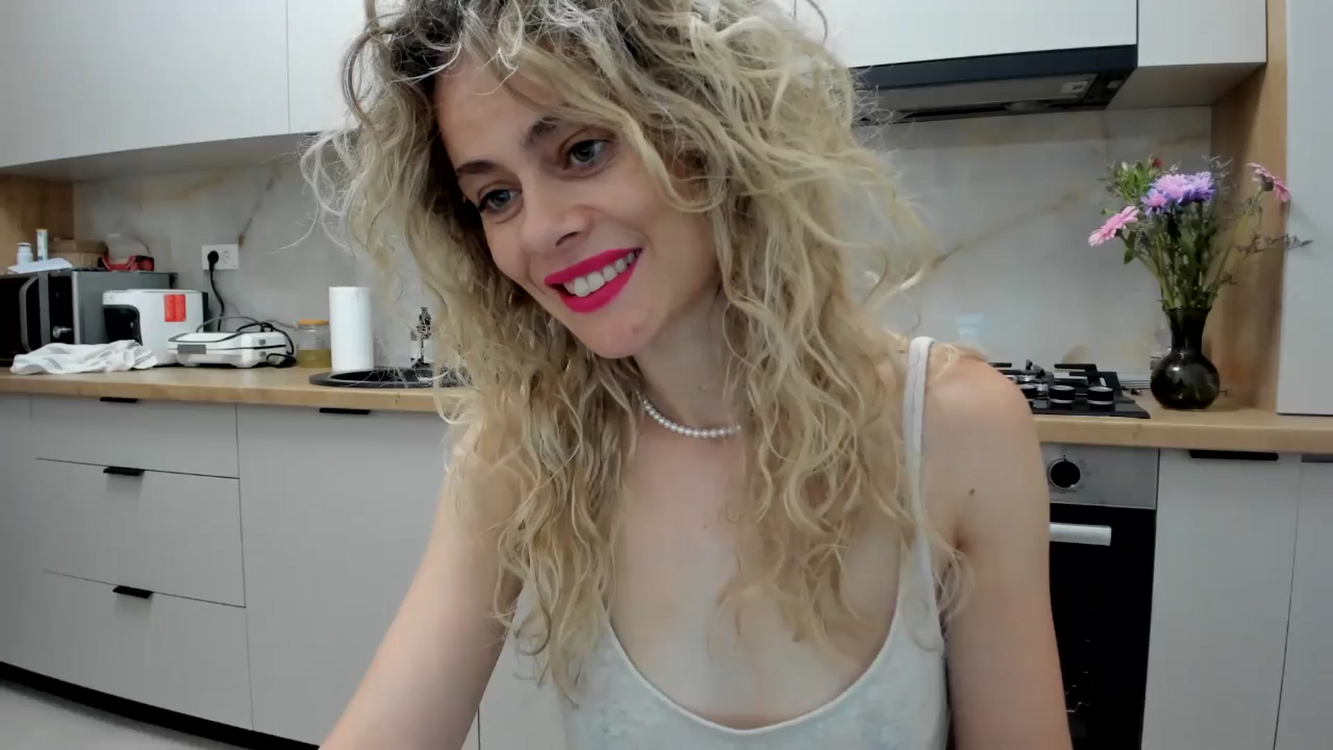 Gallery image thumbnail from DebbyPaige's myfreecams stream on, 07/30/2024, 21:26 image 20 of 20