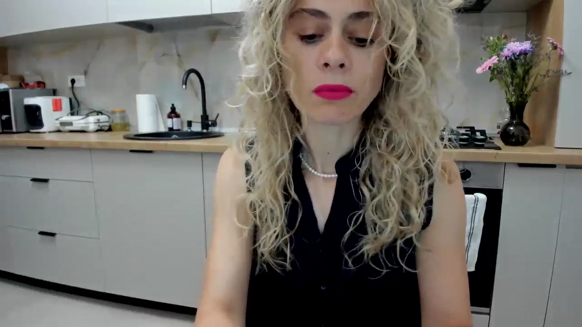 Gallery image thumbnail from DebbyPaige's myfreecams stream on, 07/30/2024, 21:26 image 2 of 20