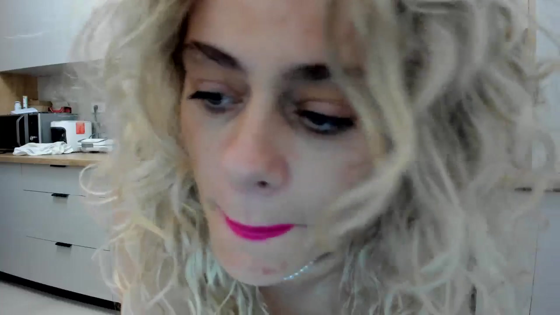 Gallery image thumbnail from DebbyPaige's myfreecams stream on, 07/30/2024, 21:26 image 17 of 20
