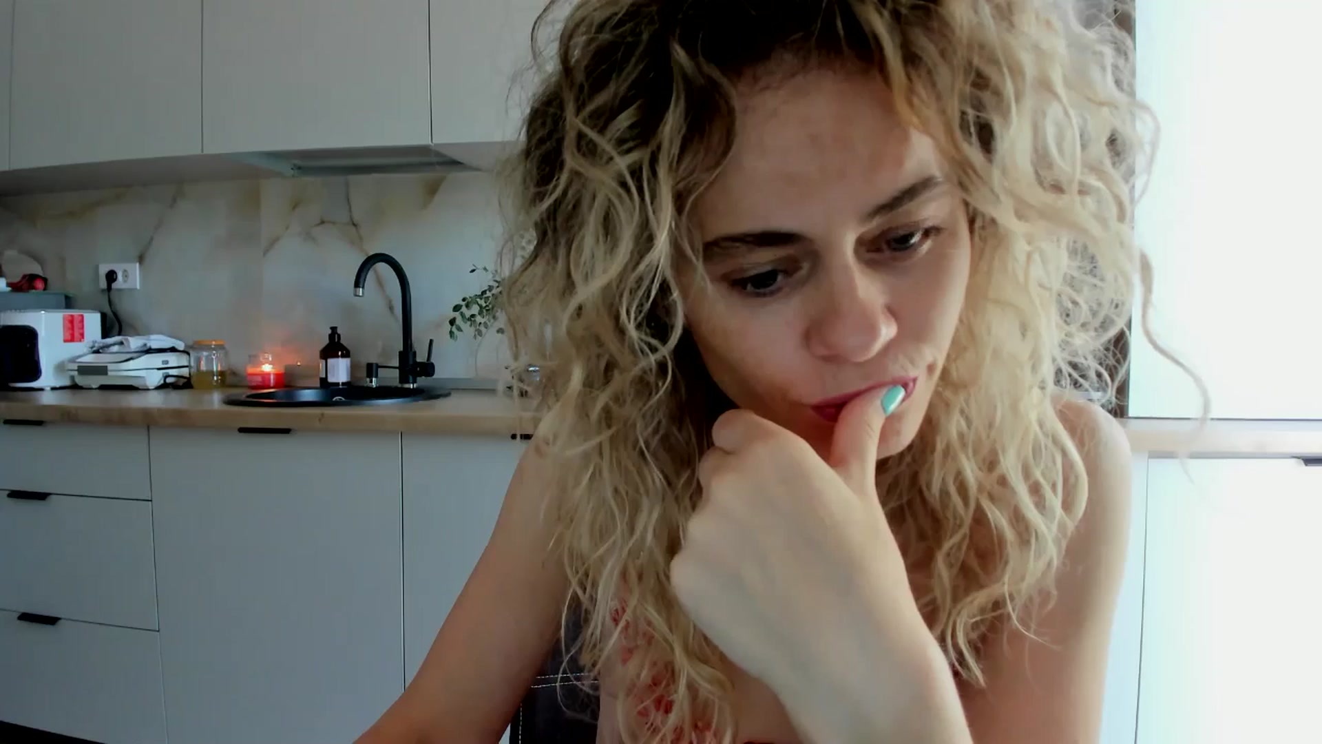 Gallery image thumbnail from DebbyPaige's myfreecams stream on, 07/31/2024, 08:30 image 13 of 20
