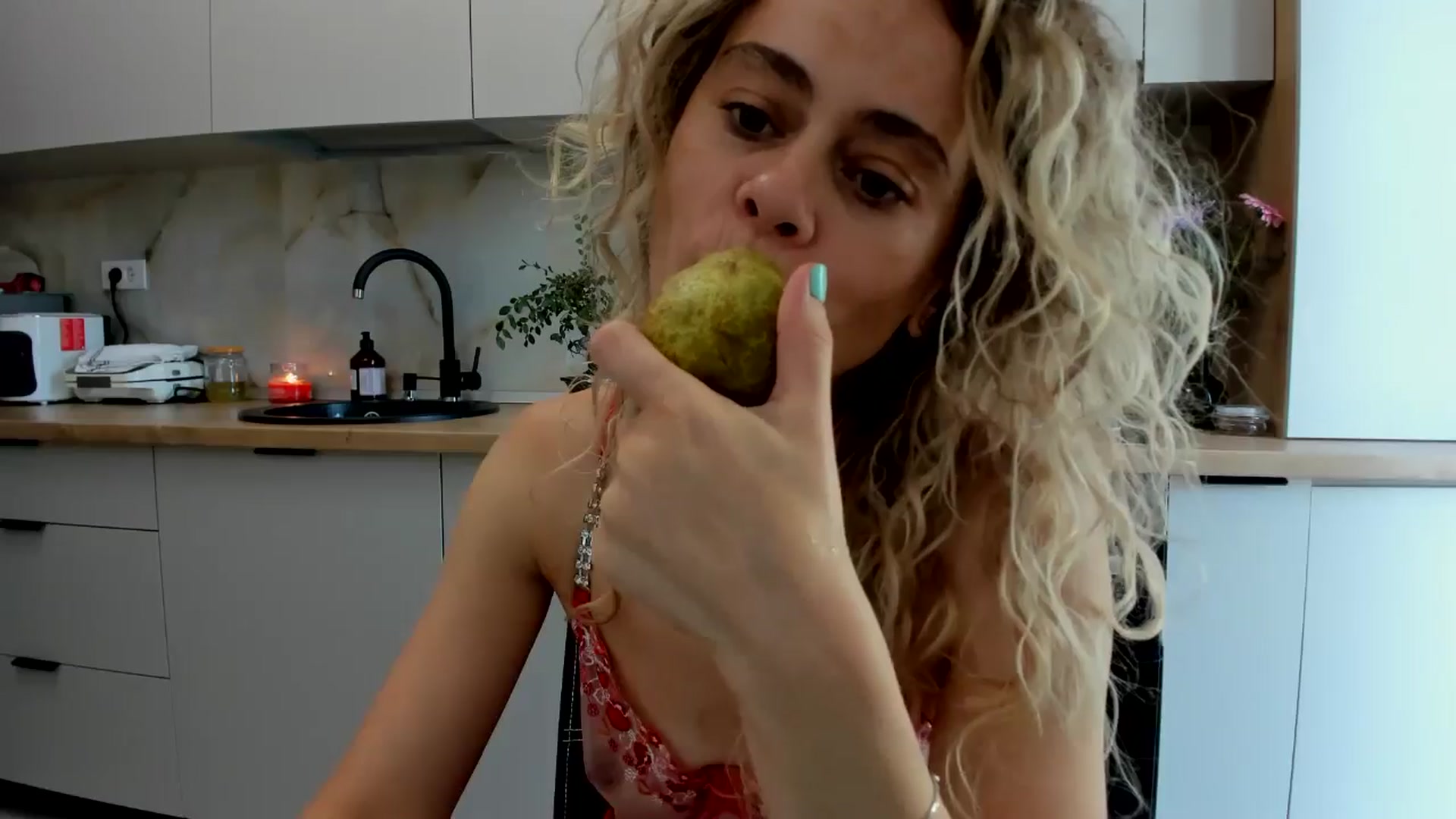 Gallery image thumbnail from DebbyPaige's myfreecams stream on, 07/31/2024, 09:38 image 2 of 20
