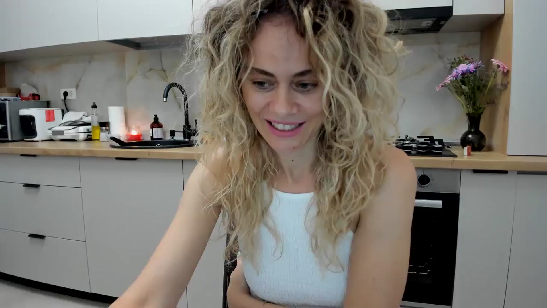 Gallery image thumbnail from DebbyPaige's myfreecams stream on, 07/31/2024, 19:51 image 1 of 20