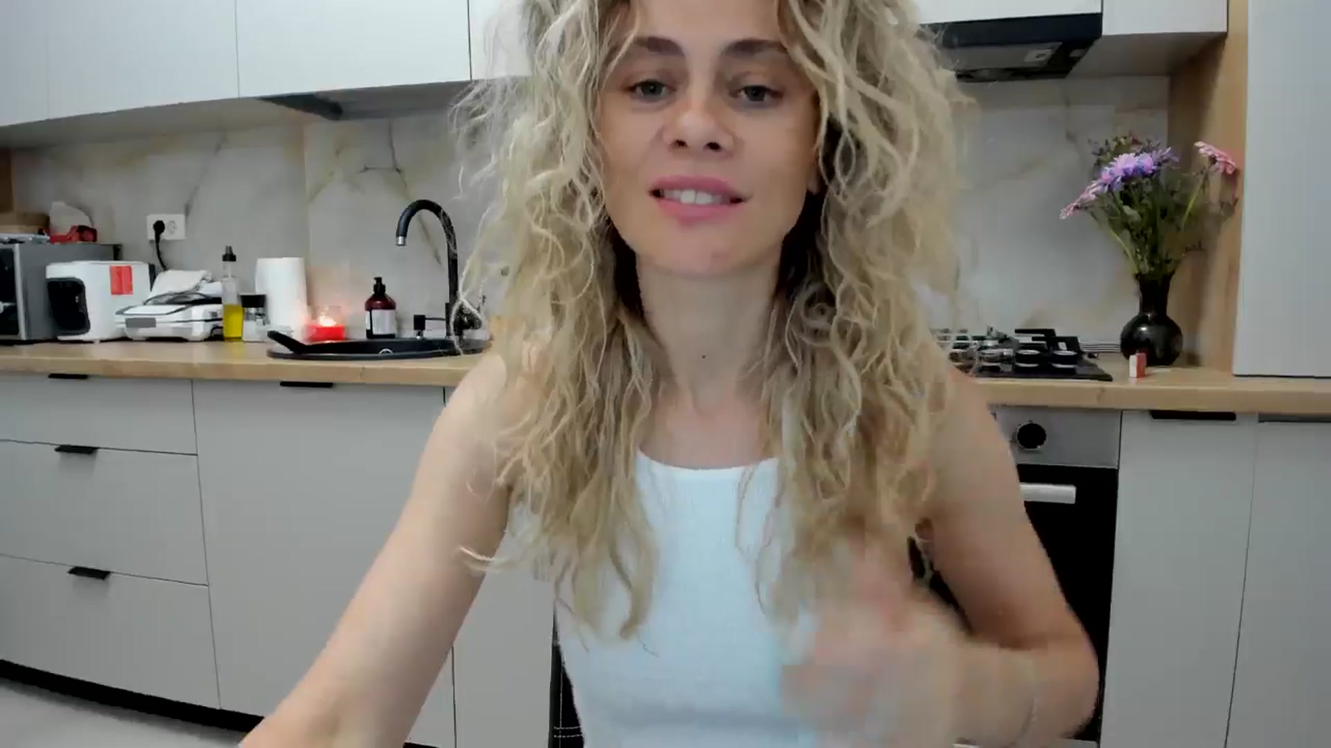 Gallery image thumbnail from DebbyPaige's myfreecams stream on, 07/31/2024, 19:51 image 9 of 20