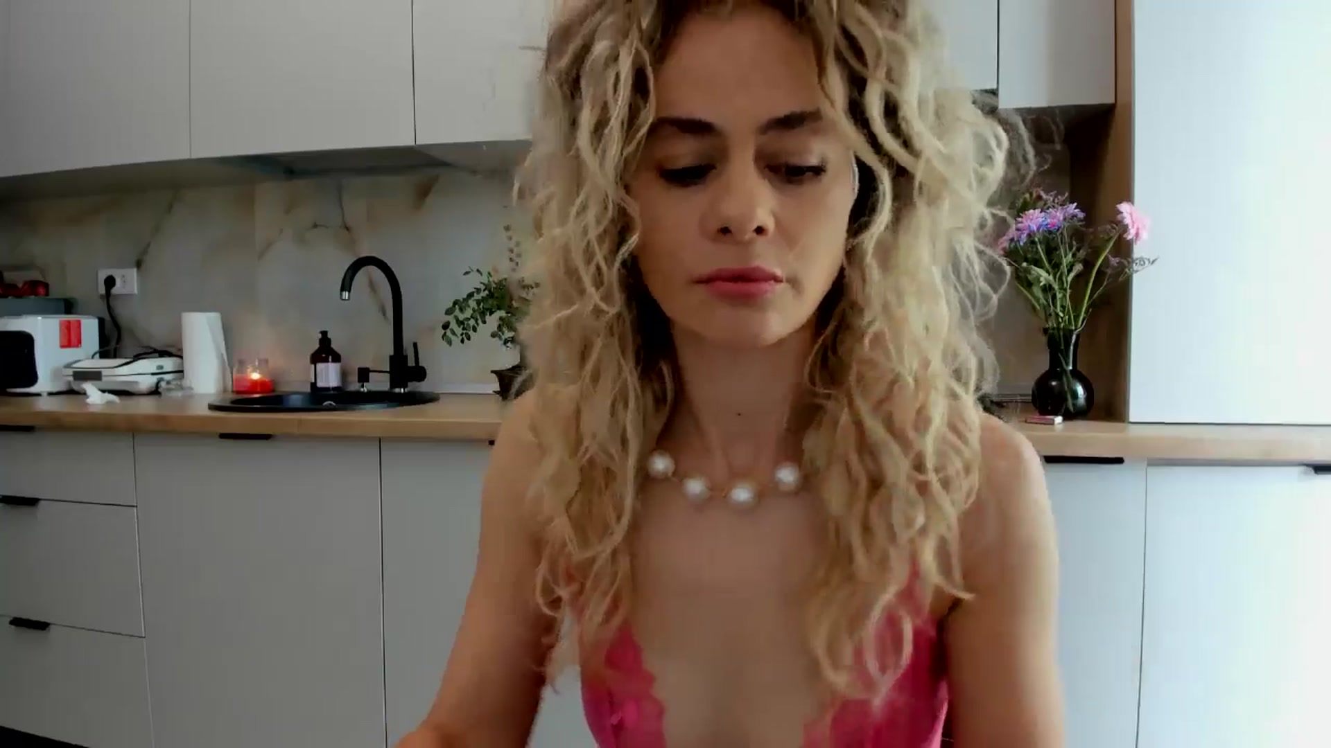 Gallery image thumbnail from DebbyPaige's myfreecams stream on, 08/01/2024, 09:00 image 16 of 20