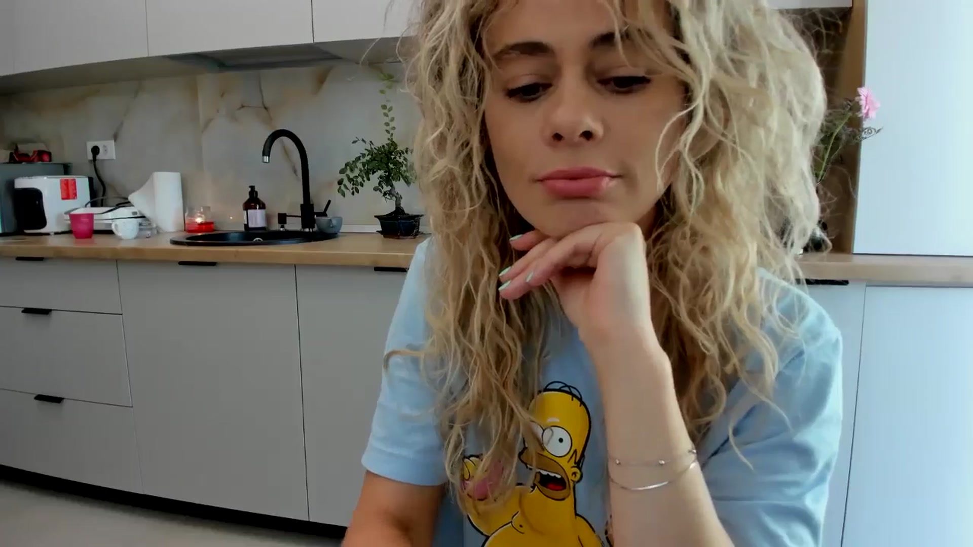 Gallery image thumbnail from DebbyPaige's myfreecams stream on, 08/01/2024, 11:21 image 7 of 20
