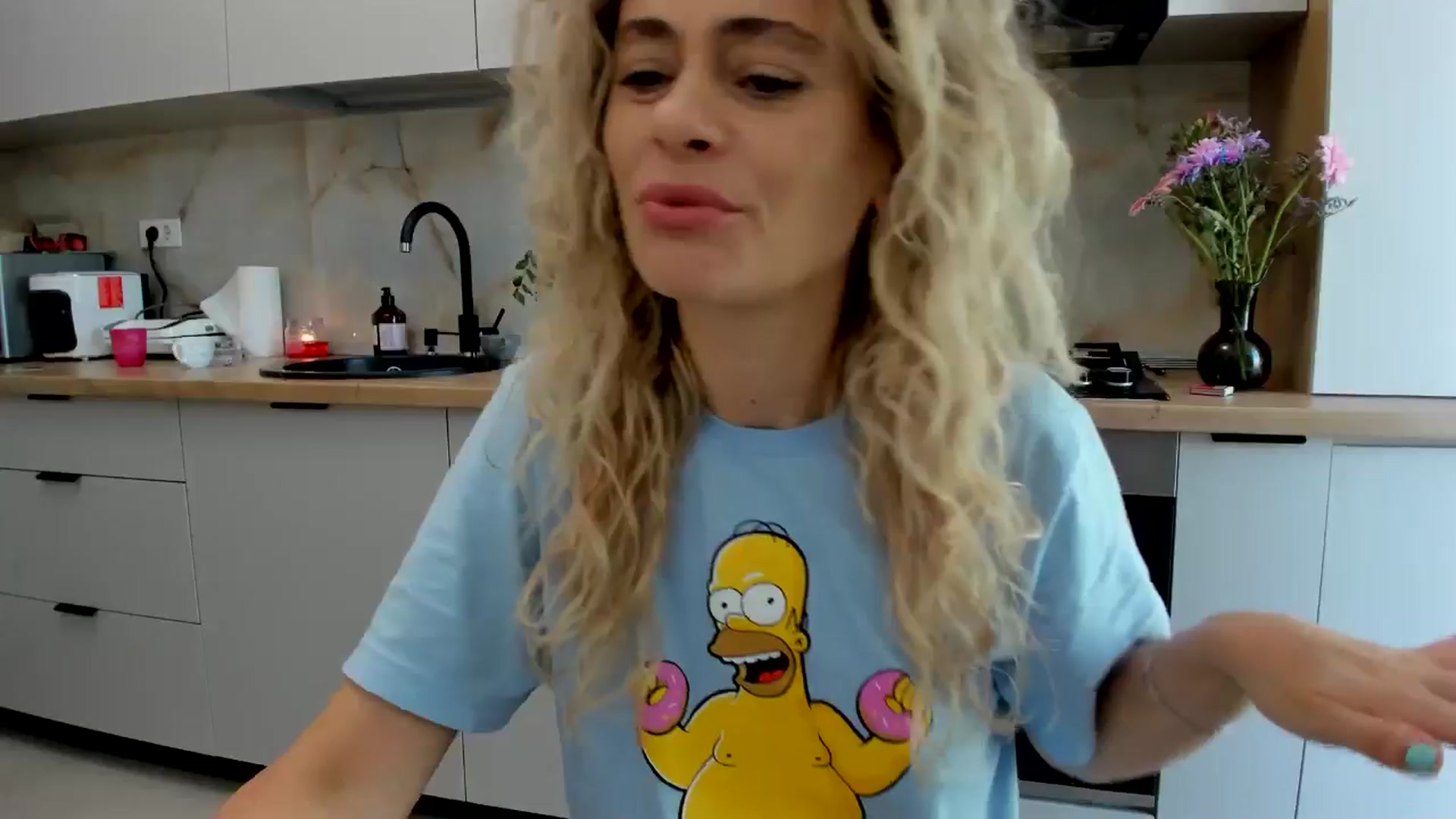 Gallery image thumbnail from DebbyPaige's myfreecams stream on, 08/01/2024, 11:21 image 10 of 20
