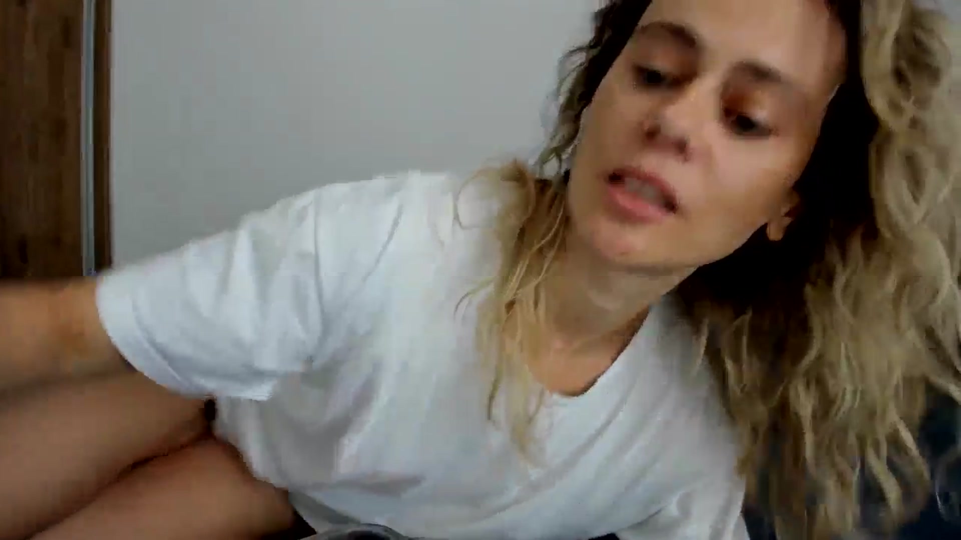 Gallery image thumbnail from DebbyPaige's myfreecams stream on, 08/02/2024, 08:43 image 11 of 20
