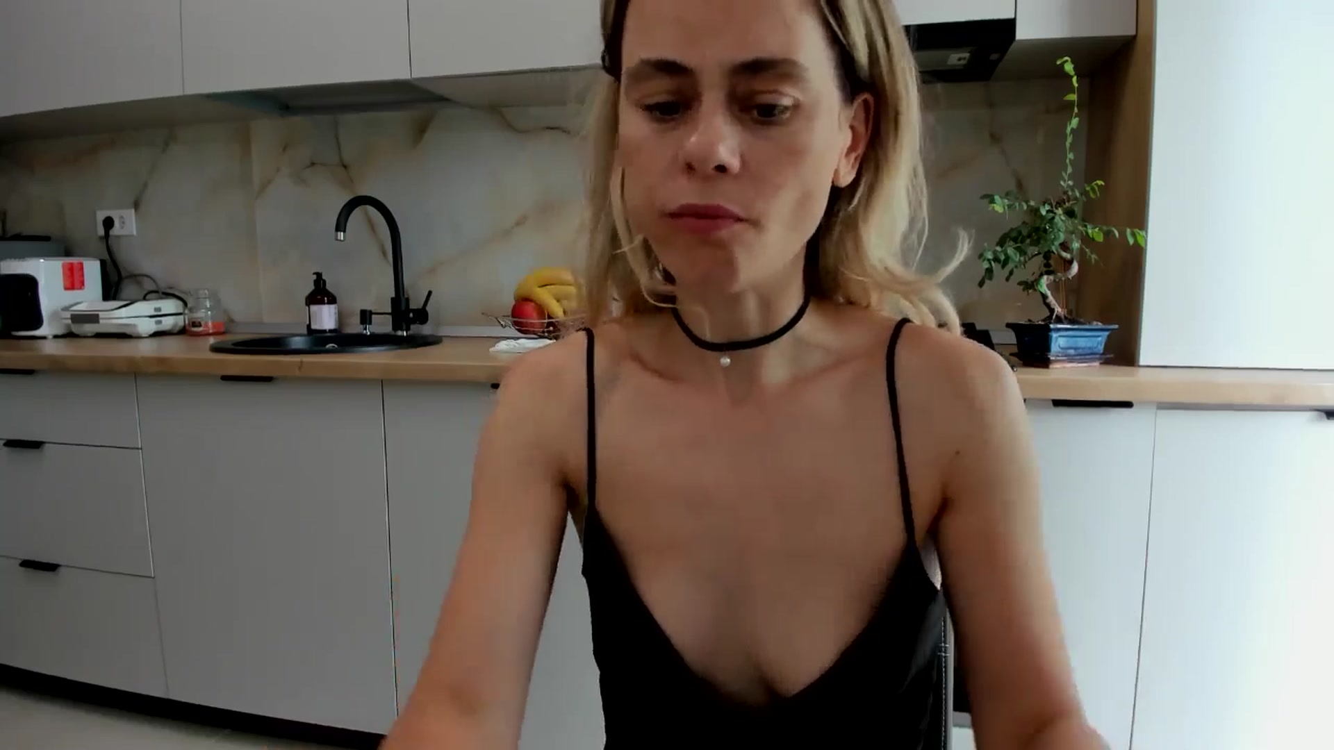 Gallery image thumbnail from DebbyPaige's myfreecams stream on, 08/06/2024, 08:39 image 16 of 20