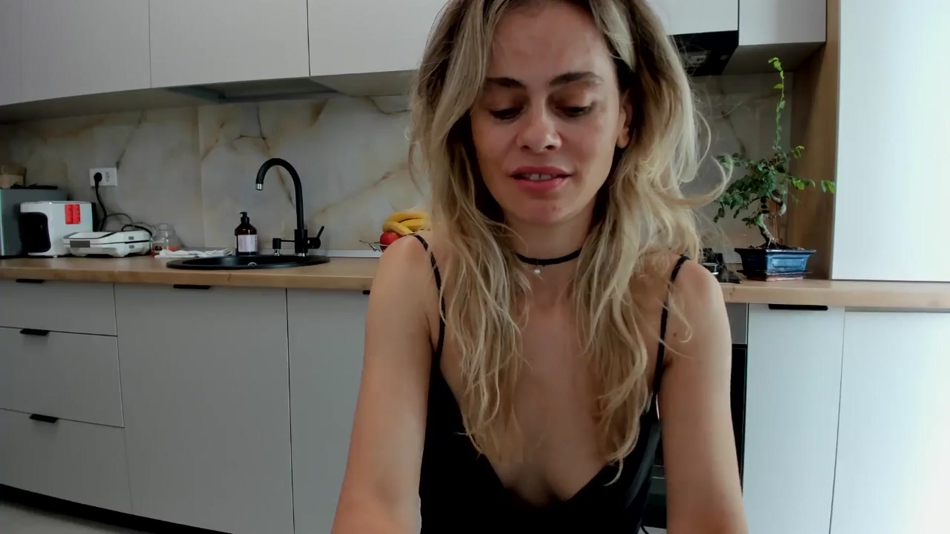 Gallery image thumbnail from DebbyPaige's myfreecams stream on, 08/06/2024, 08:39 image 10 of 20