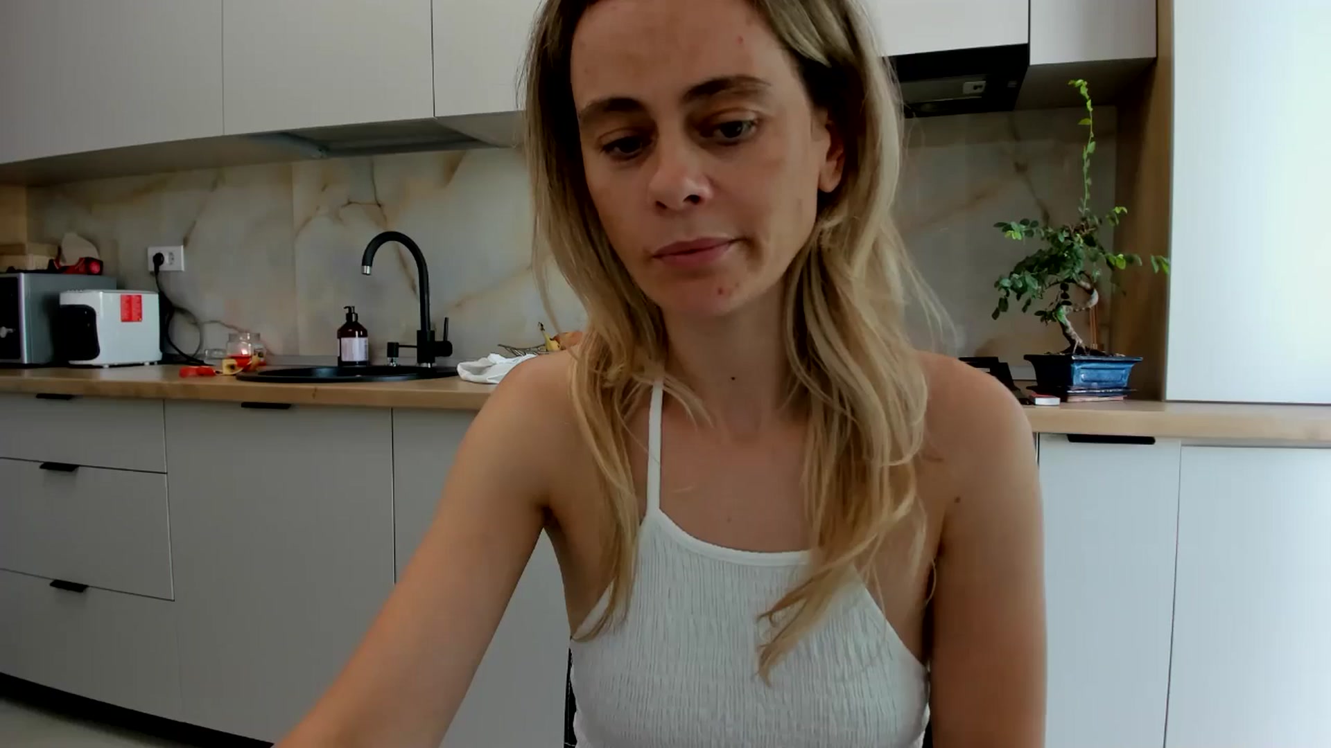 Gallery image thumbnail from DebbyPaige's myfreecams stream on, 08/07/2024, 15:24 image 16 of 20