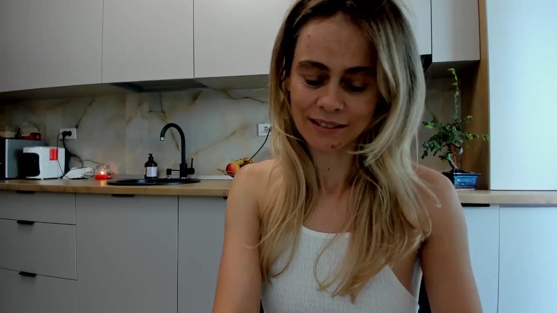 Gallery image thumbnail from DebbyPaige's myfreecams stream on, 08/07/2024, 15:24 image 4 of 20