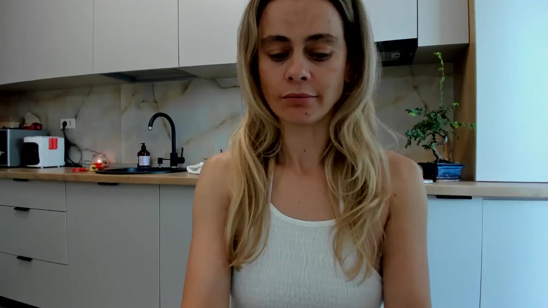 Gallery image thumbnail from DebbyPaige's myfreecams stream on, 08/07/2024, 15:24 image 17 of 20