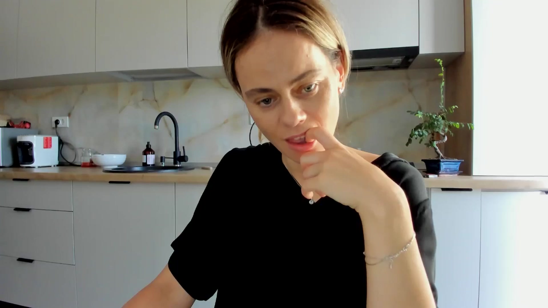 Gallery image thumbnail from DebbyPaige's myfreecams stream on, 08/08/2024, 09:39 image 7 of 20