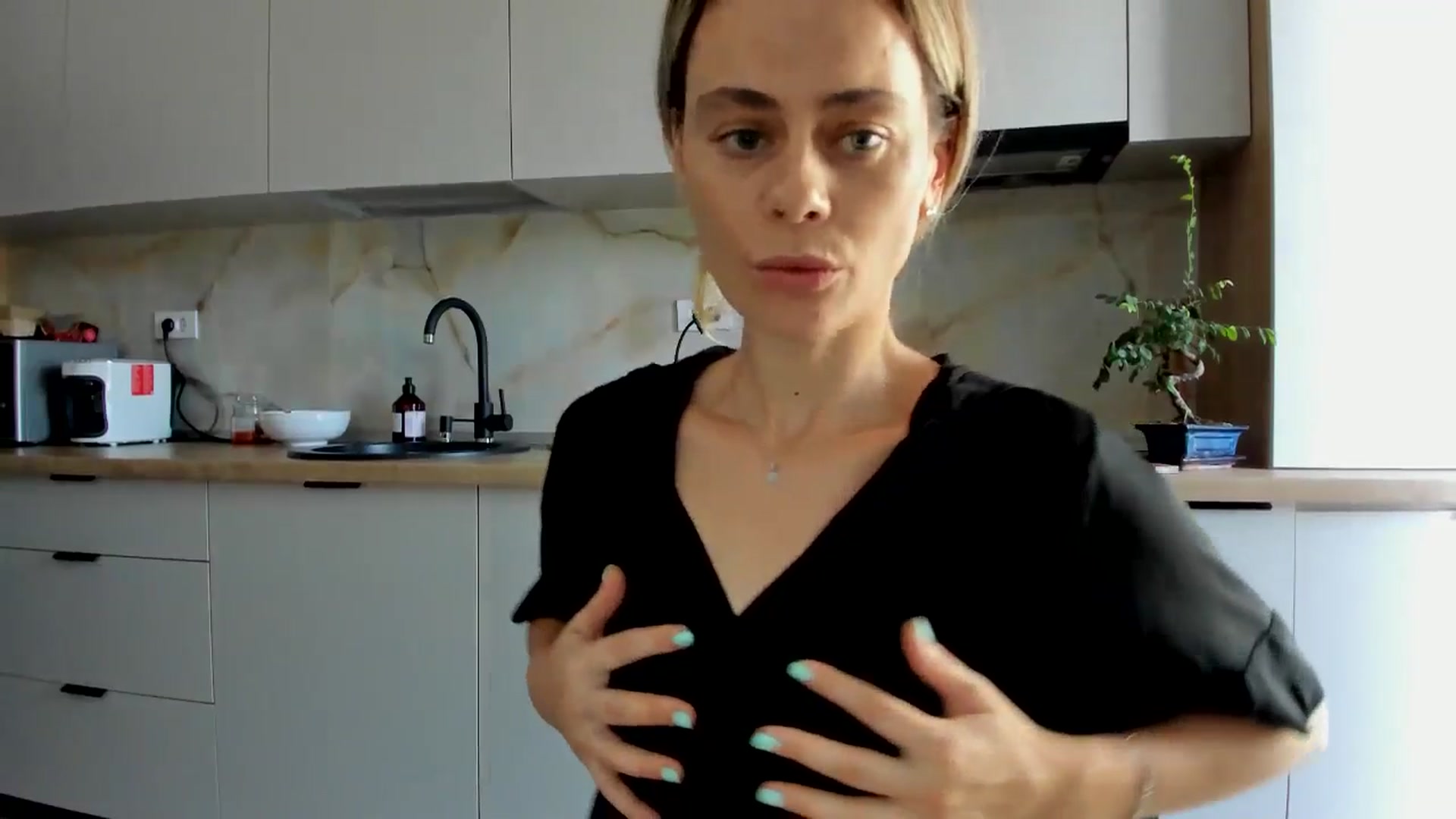 Gallery image thumbnail from DebbyPaige's myfreecams stream on, 08/08/2024, 09:39 image 12 of 20
