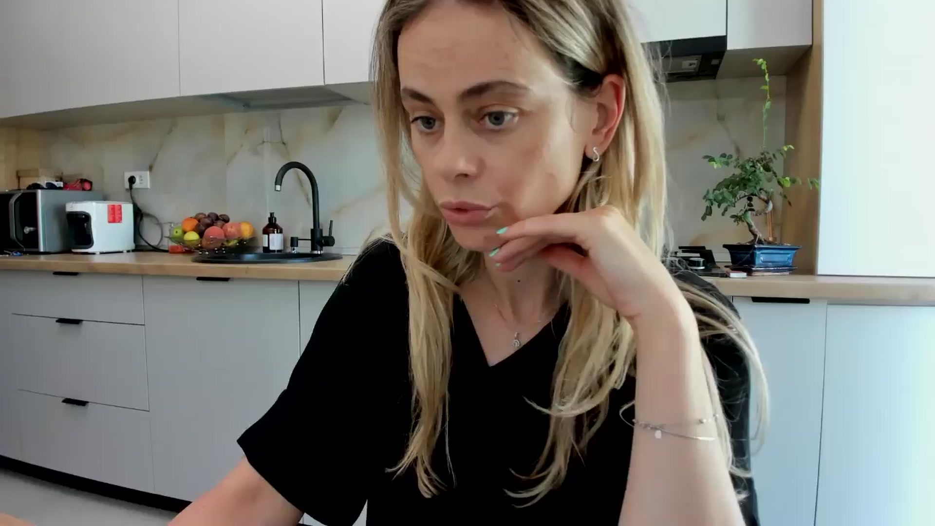 Gallery image thumbnail from DebbyPaige's myfreecams stream on, 08/08/2024, 11:59 image 19 of 20