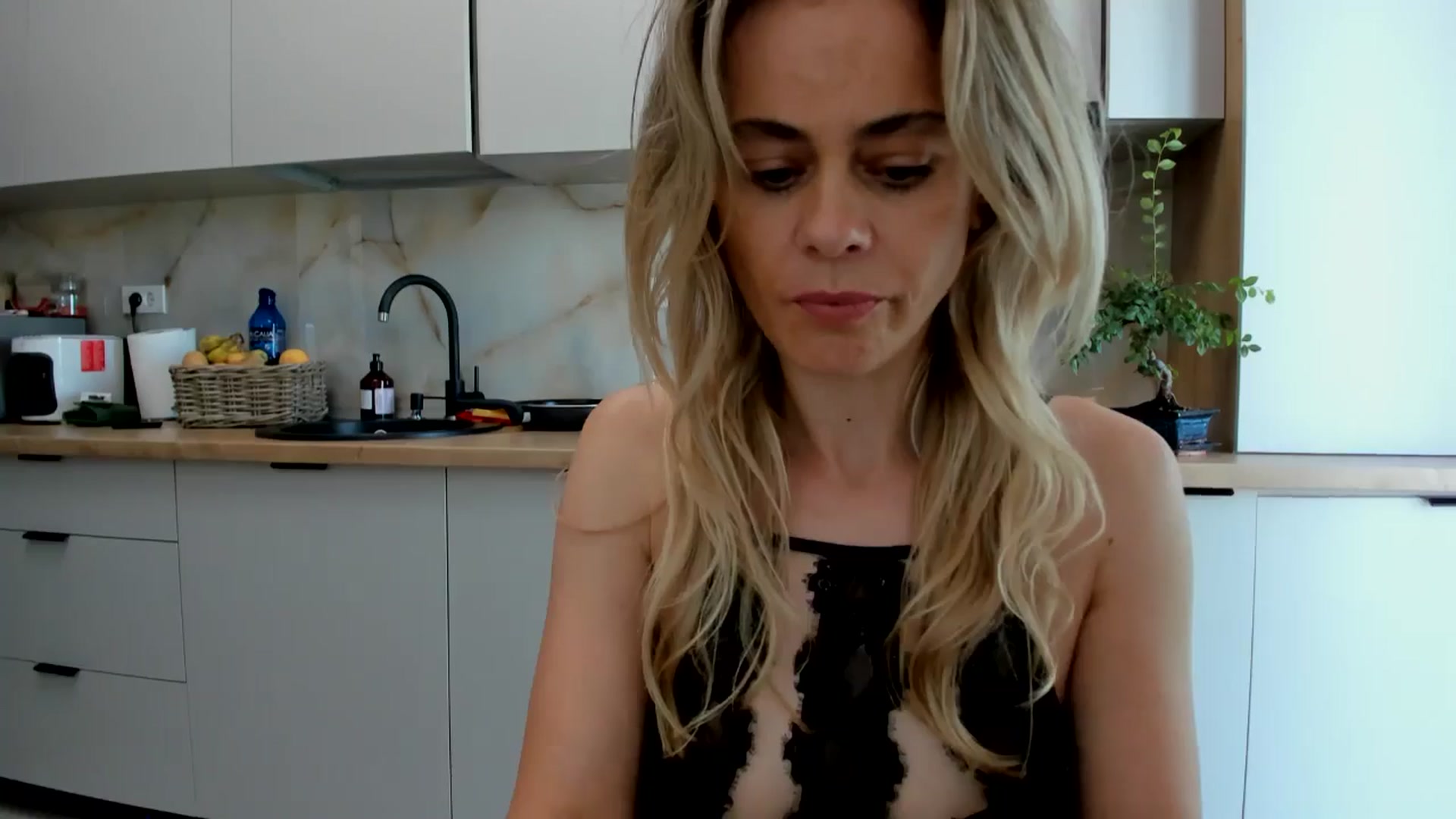 Gallery image thumbnail from DebbyPaige's myfreecams stream on, 08/14/2024, 14:04 image 5 of 20