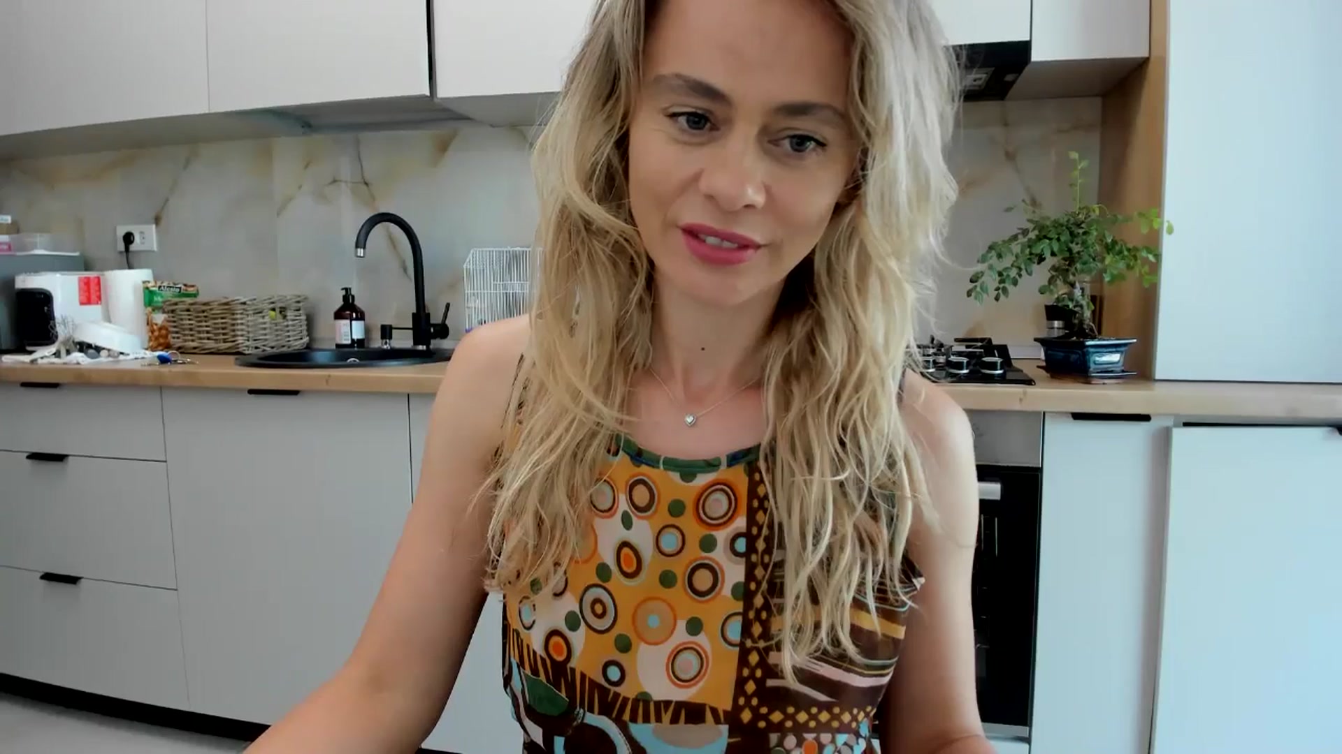 Gallery image thumbnail from DebbyPaige's myfreecams stream on, 08/16/2024, 13:23 image 14 of 20