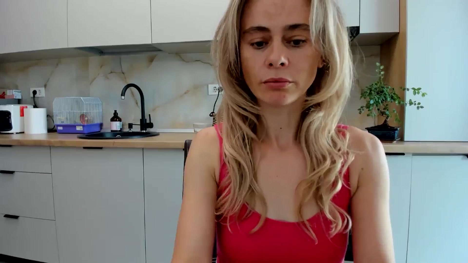 Gallery image thumbnail from DebbyPaige's myfreecams stream on, 08/23/2024, 09:24 image 19 of 20