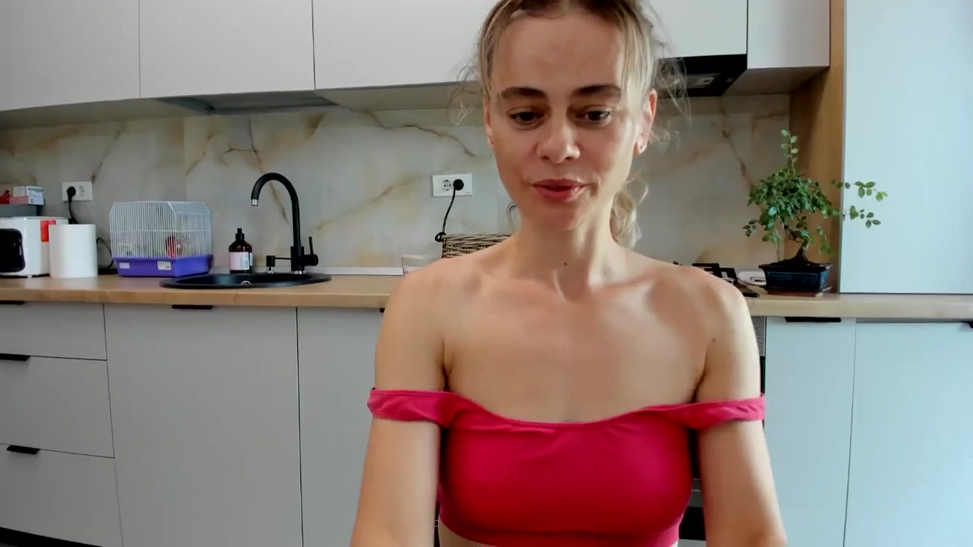 Gallery image thumbnail from DebbyPaige's myfreecams stream on, 08/23/2024, 09:24 image 7 of 20