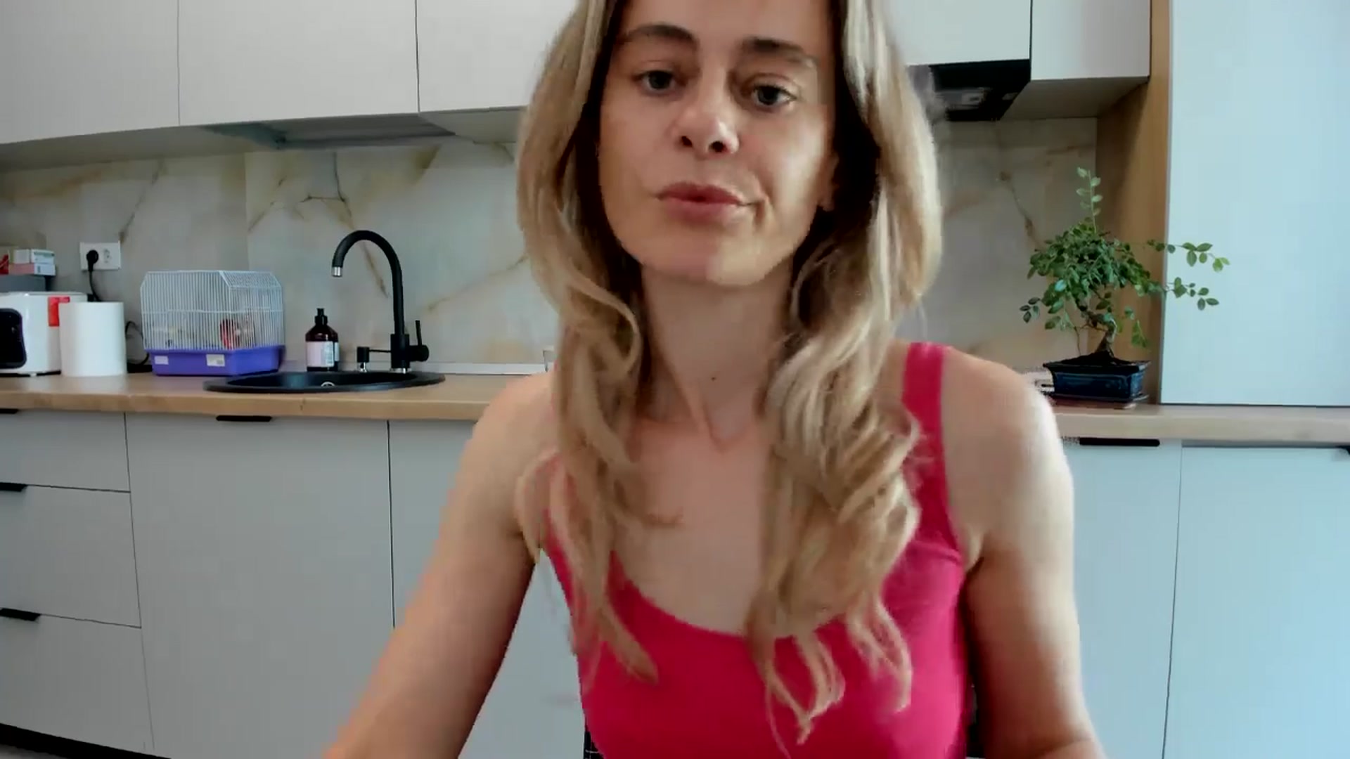 Gallery image thumbnail from DebbyPaige's myfreecams stream on, 08/23/2024, 11:14 image 4 of 20