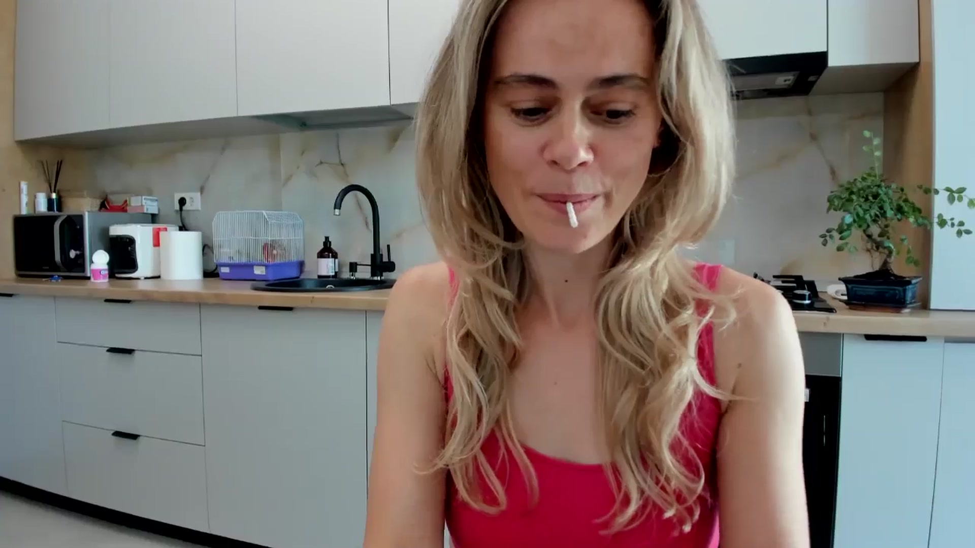 Gallery image thumbnail from DebbyPaige's myfreecams stream on, 08/23/2024, 11:14 image 13 of 20
