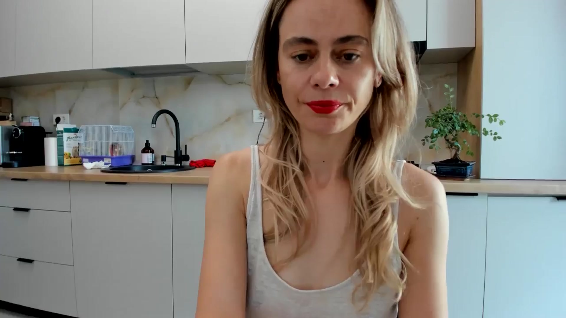 Gallery image thumbnail from DebbyPaige's myfreecams stream on, 08/24/2024, 10:21 image 9 of 20