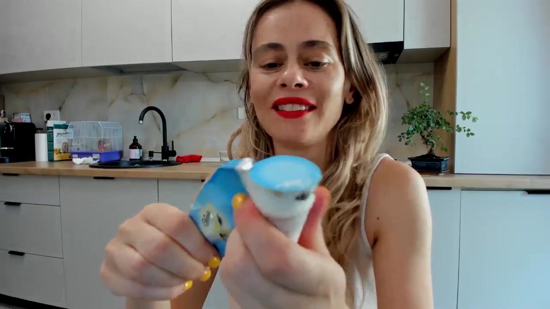 Gallery image thumbnail from DebbyPaige's myfreecams stream on, 08/24/2024, 10:21 image 16 of 20